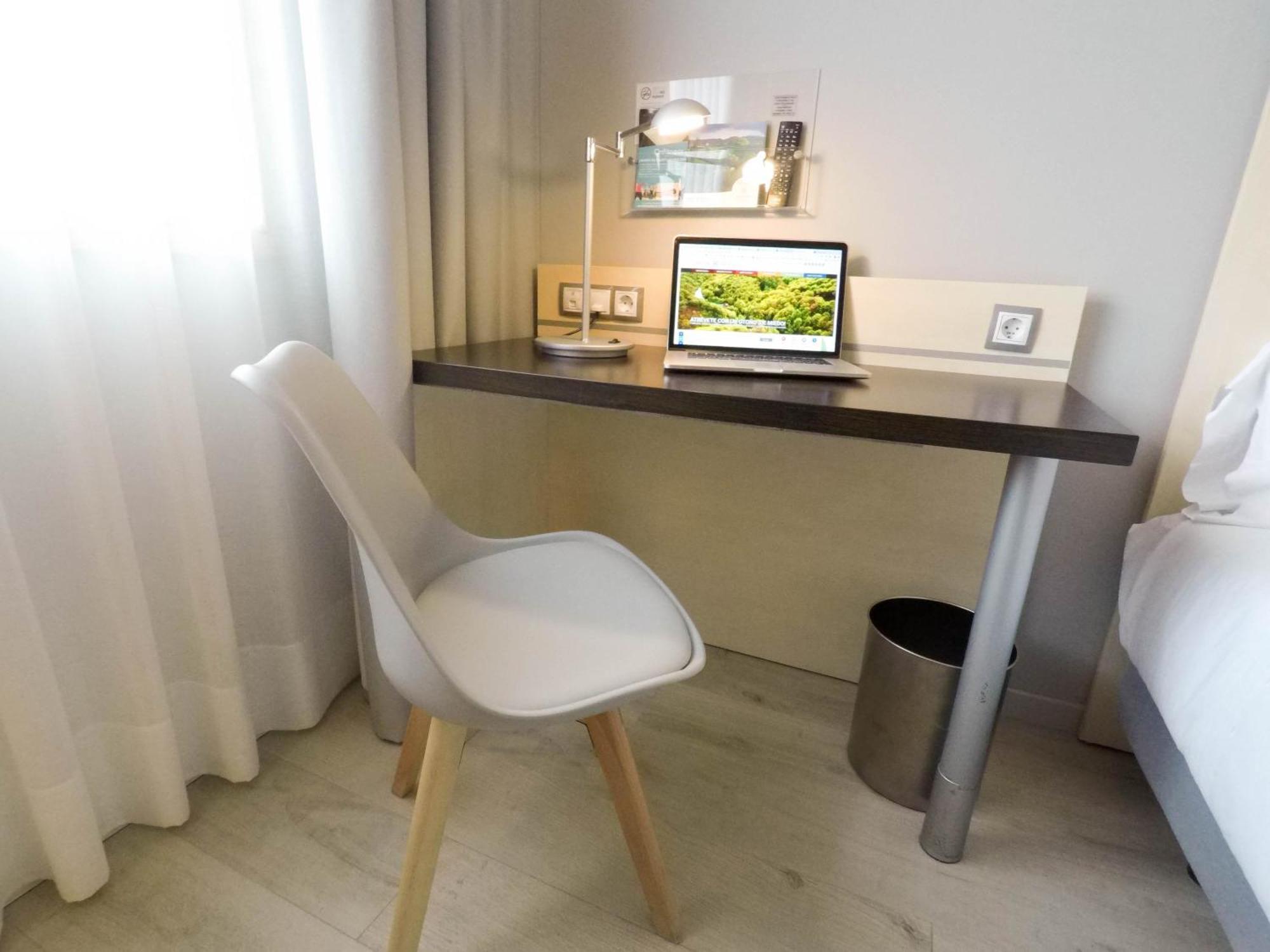 Standard Room,1436340496:JPEG