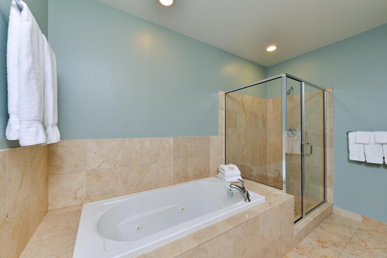 King Room Spa Bath