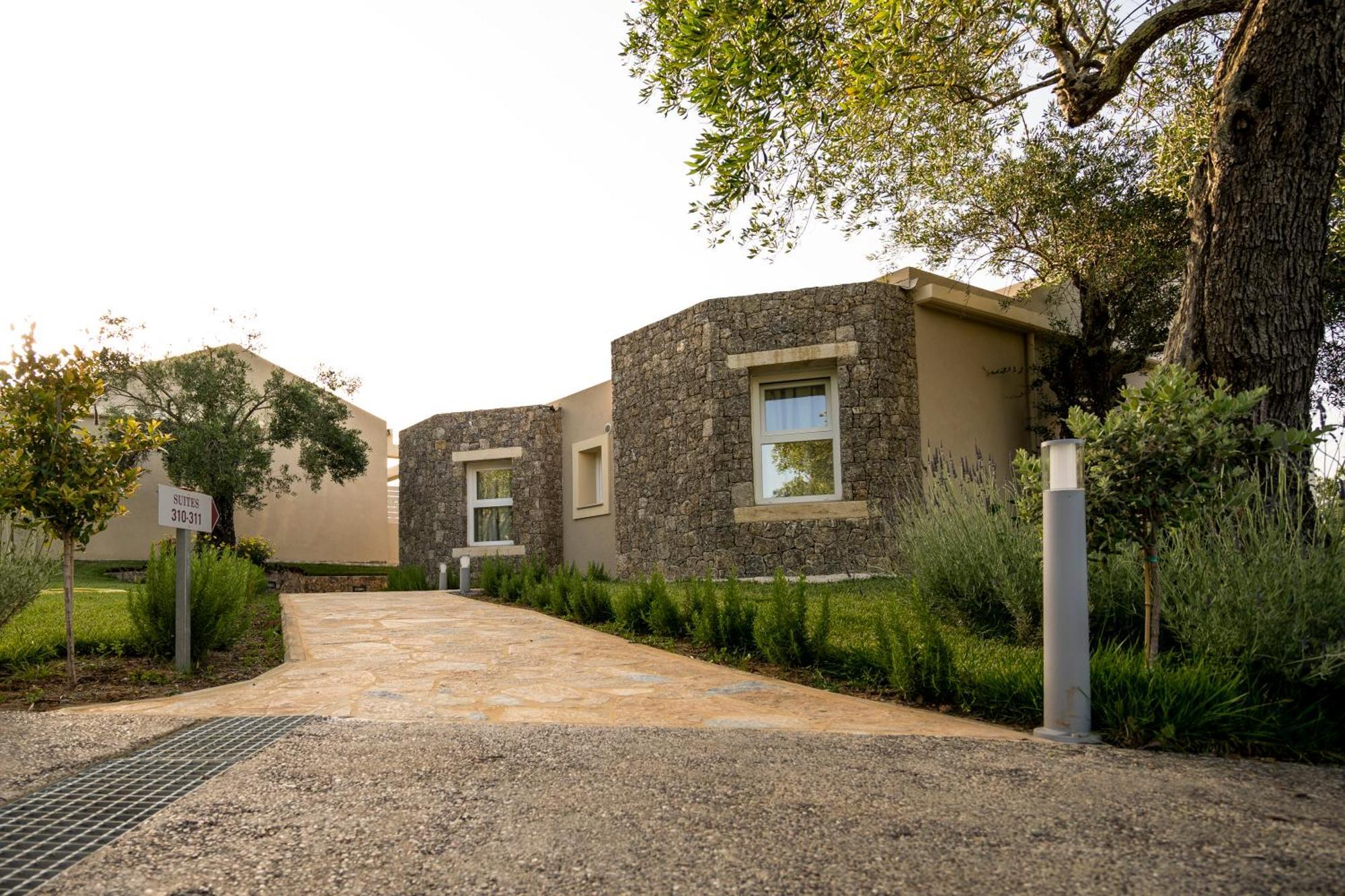 Deluxe Bungalow,1419701616:JPEG