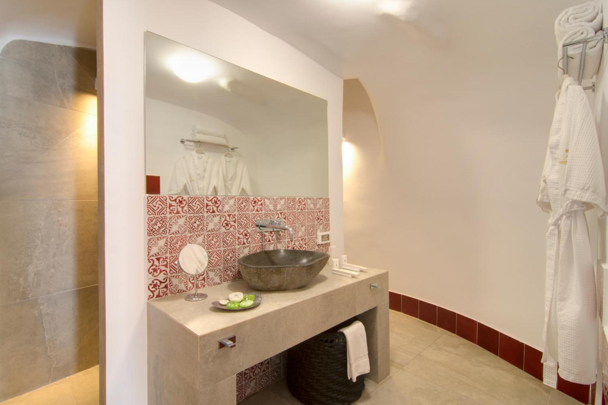 Grand Suite with Private Pool & Caldera View,645899019:JPEG