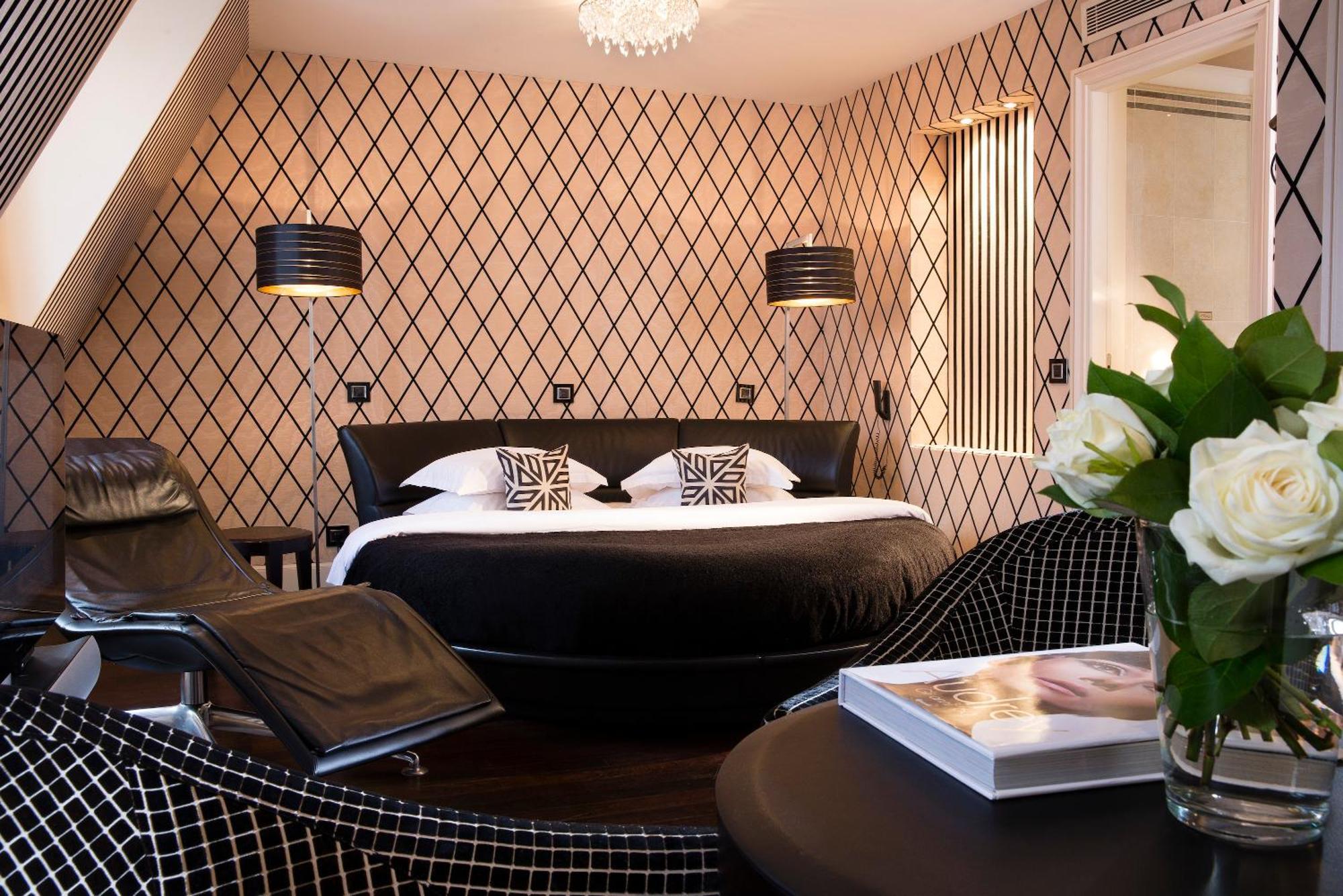 Junior Suite with View of the Eiffel Tower,1273917373:JPEG