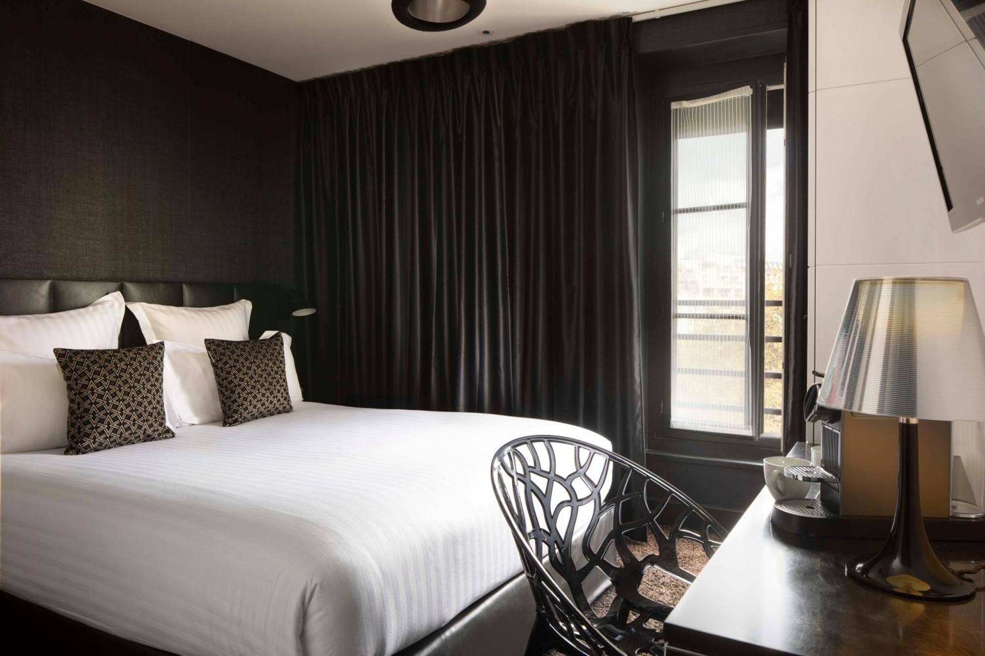 Deluxe Double Room Eiffel Tower view