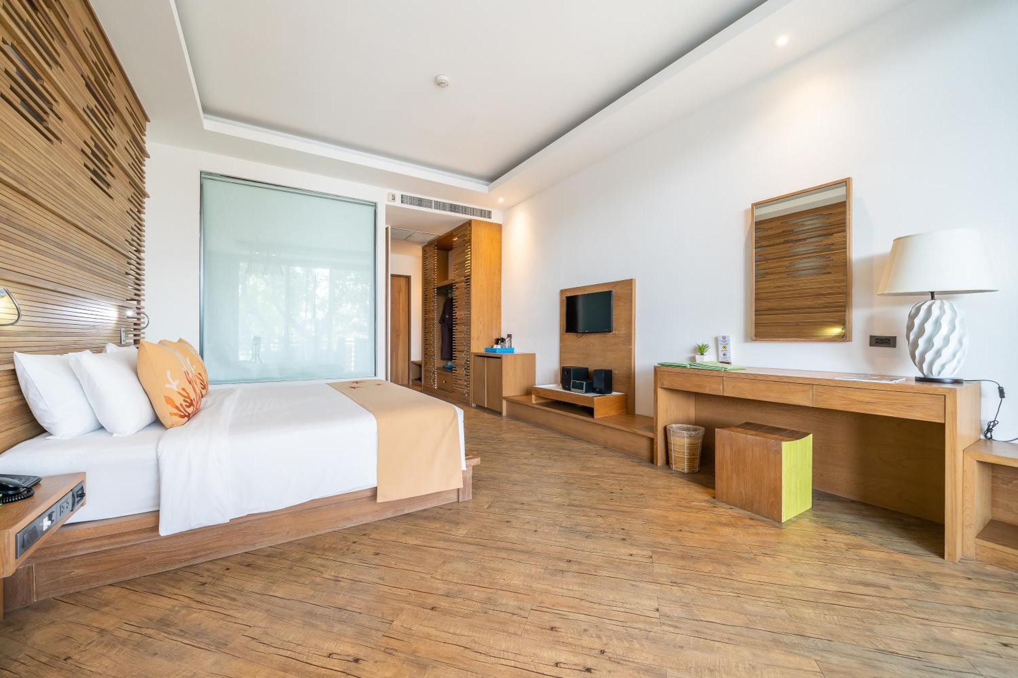 Deluxe Premier Room Double or Twin