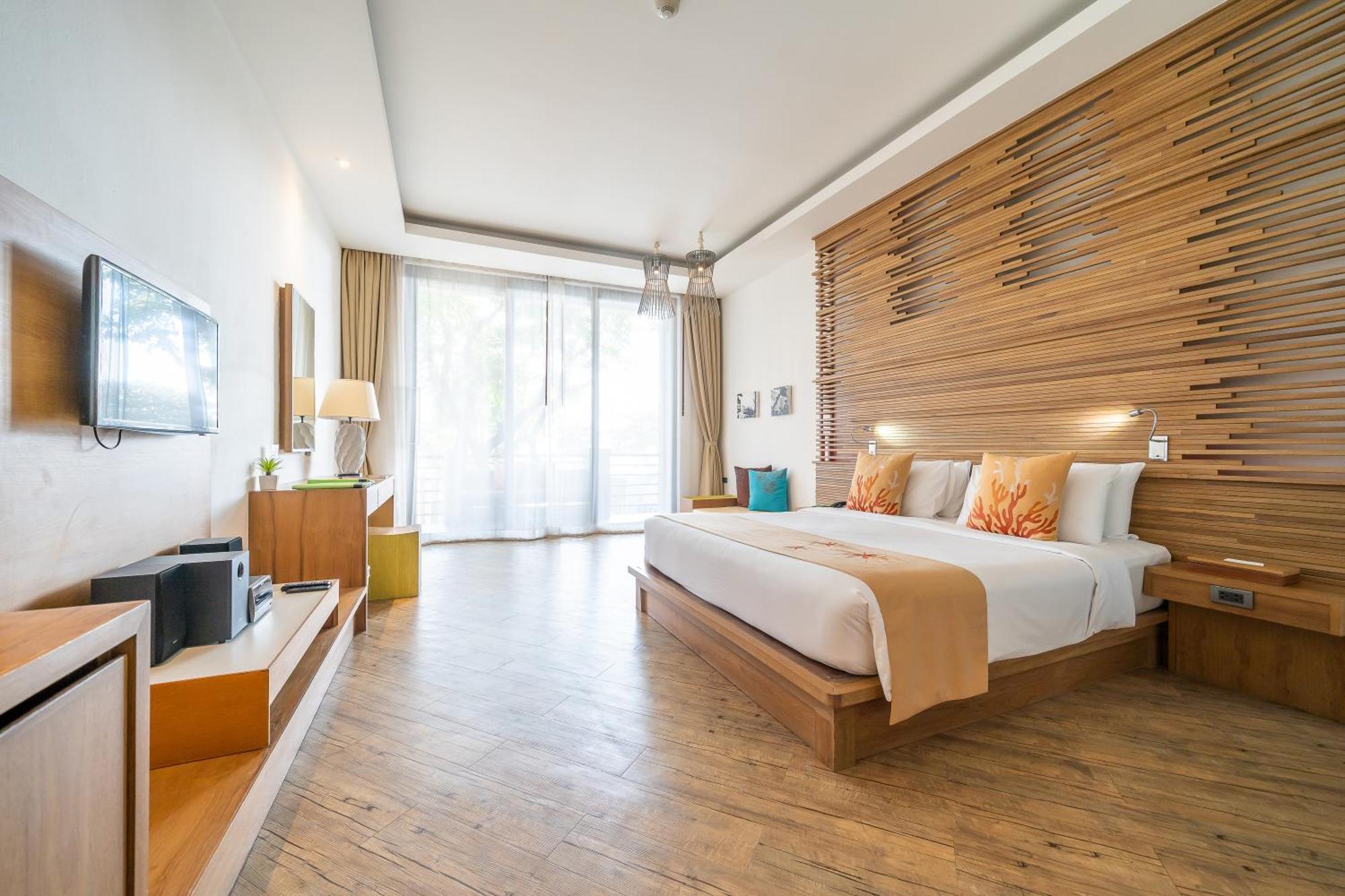 Deluxe Premier Room Double or Twin