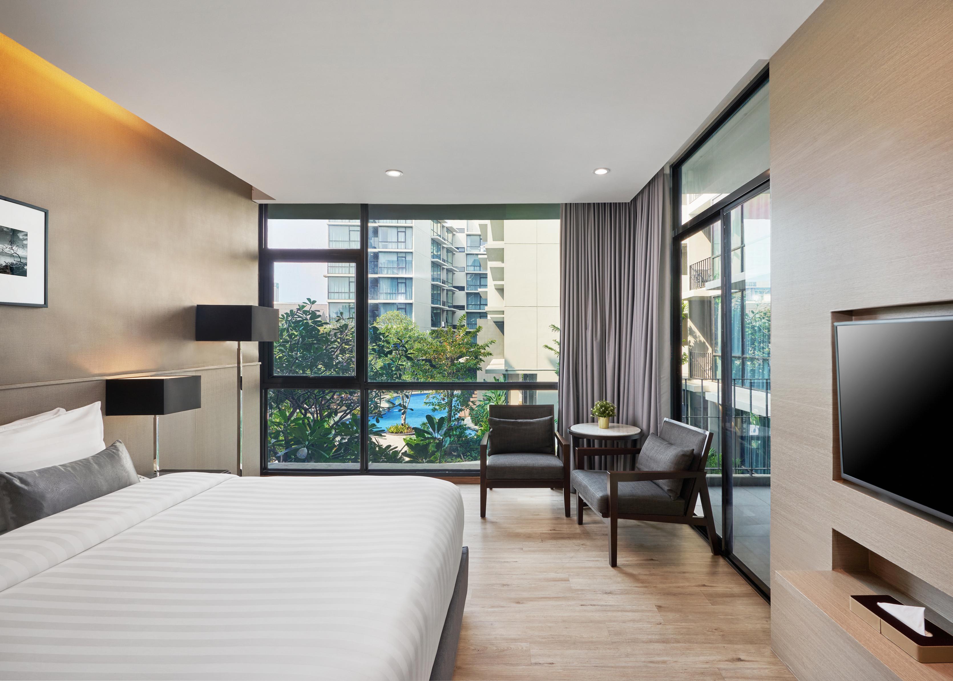Deluxe Double Room Pool View