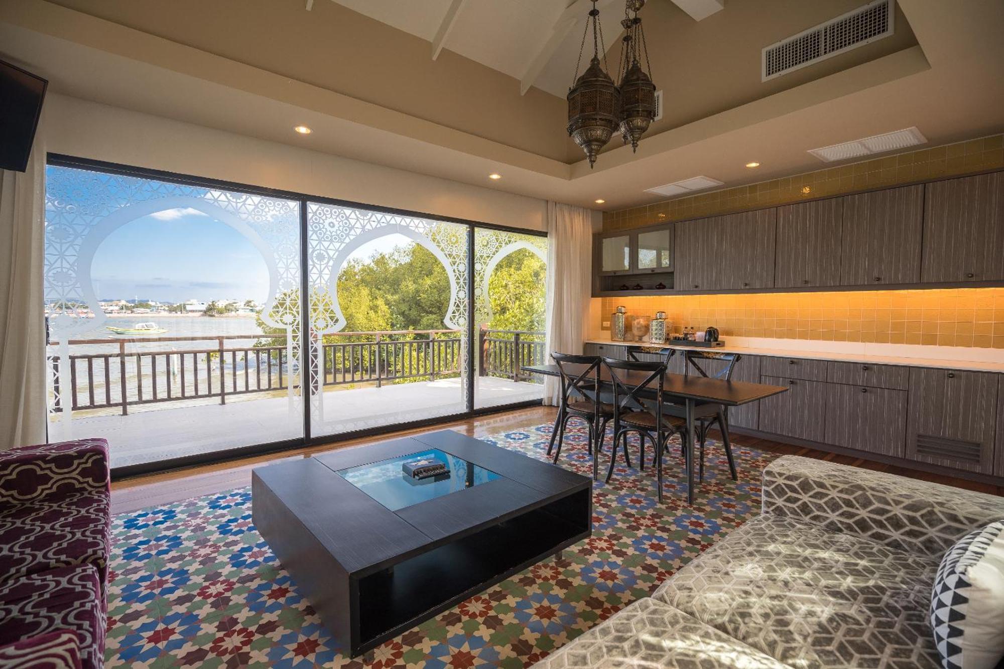 Two-Bedroom Sea House