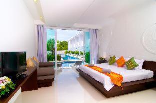 Deluxe Double or Twin Room Pool Access
