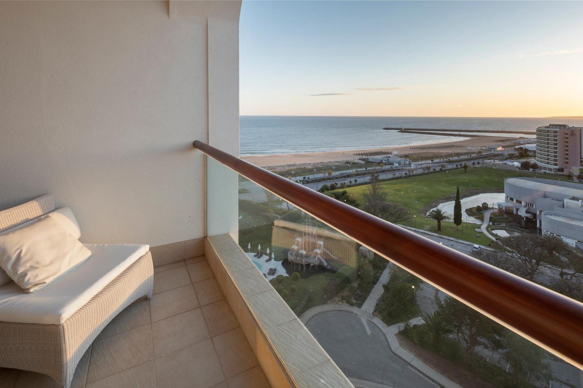 Standard Twin Room Vilamoura Sea View Mid Floor