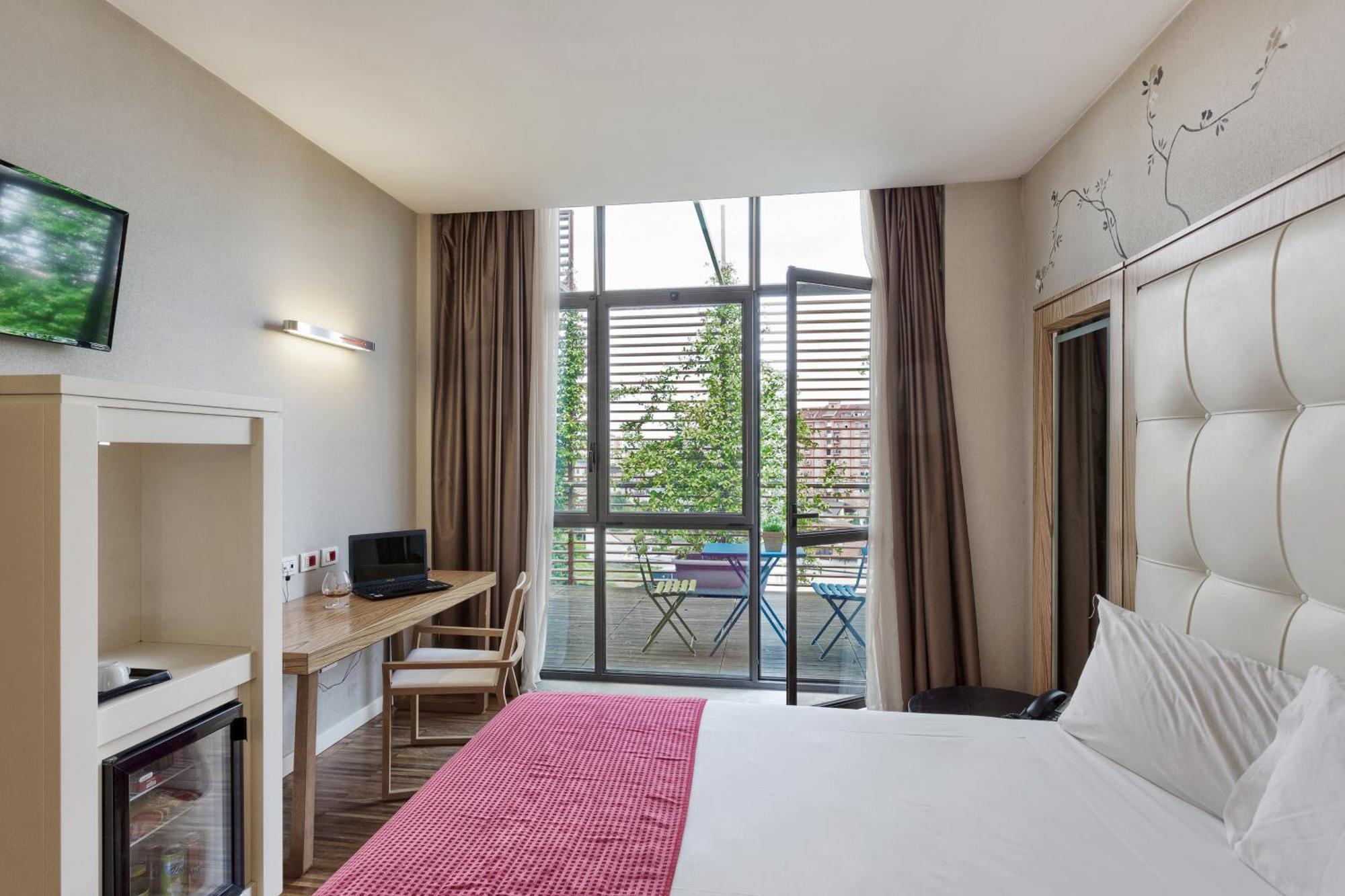 King Room with Balcony,1274484556:JPEG