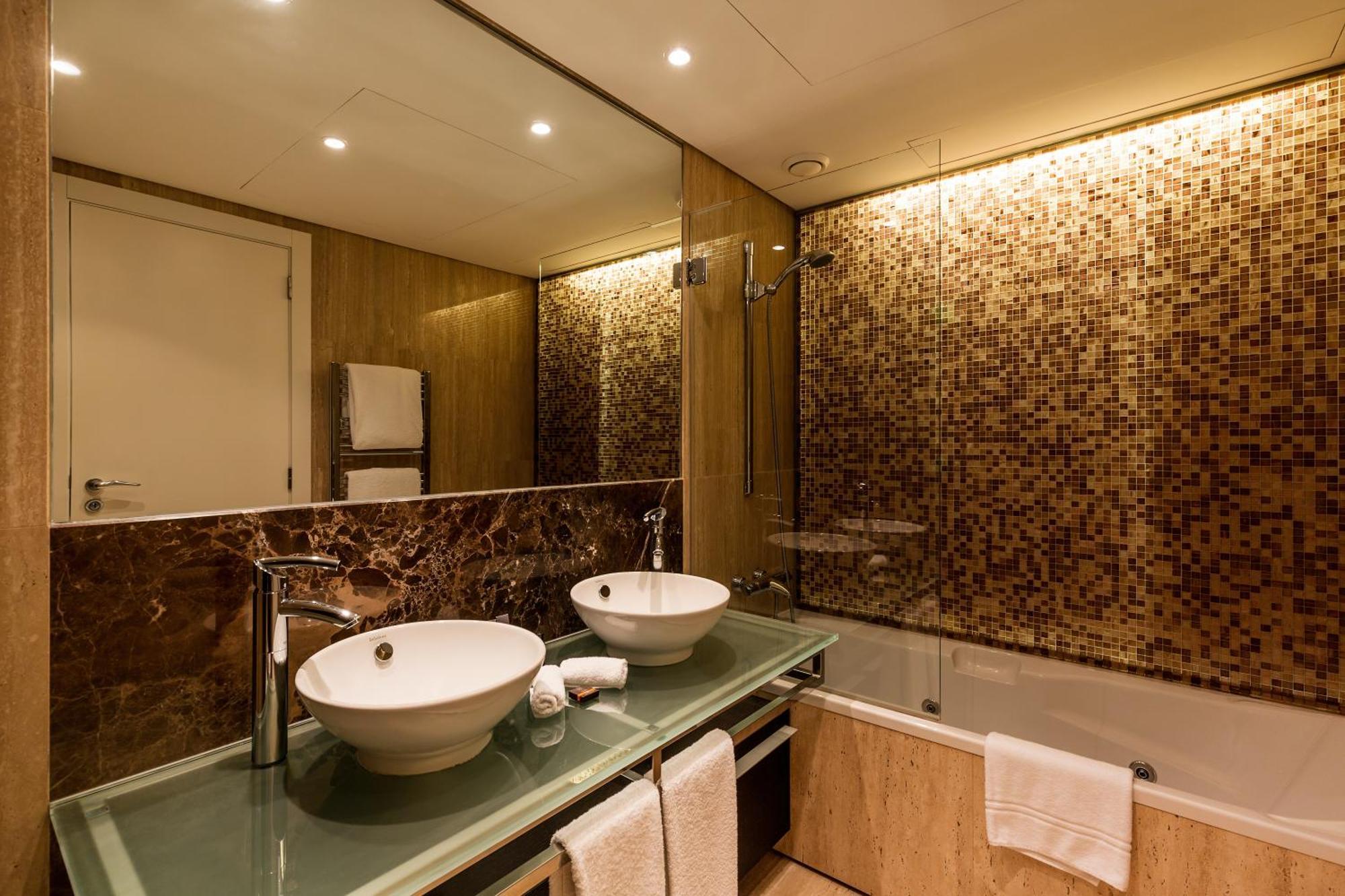 Luxury One-Bedroom Suite