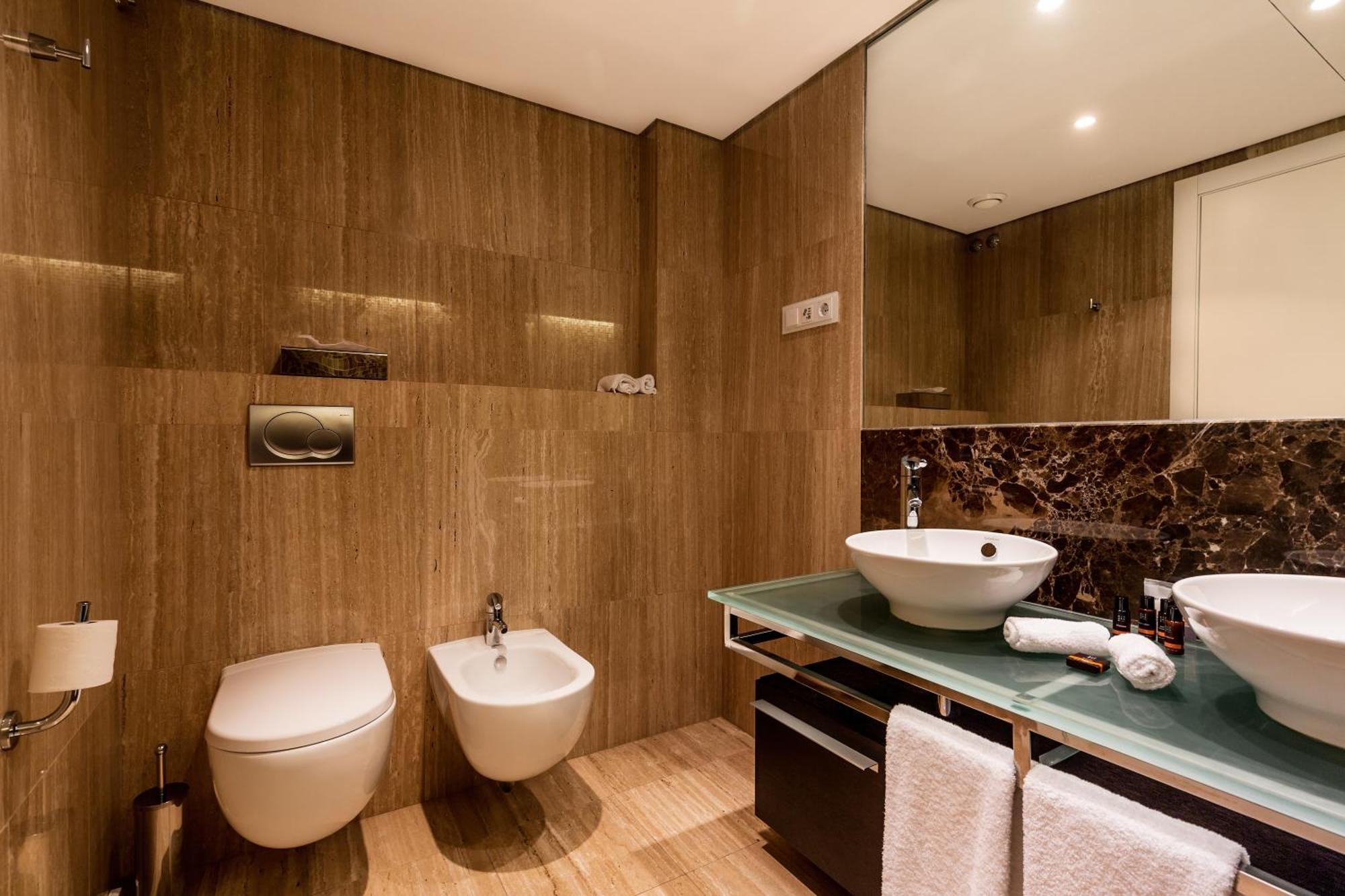 Luxury One-Bedroom Suite