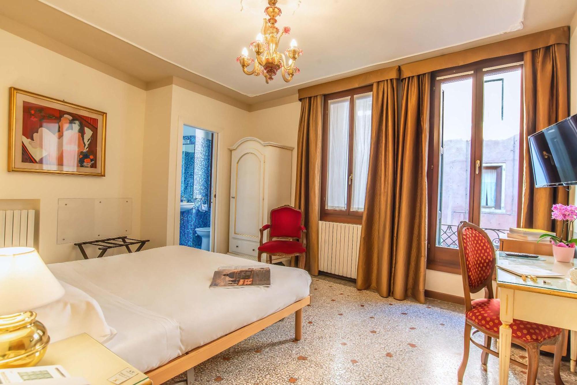 Comfort Double or Twin Room
