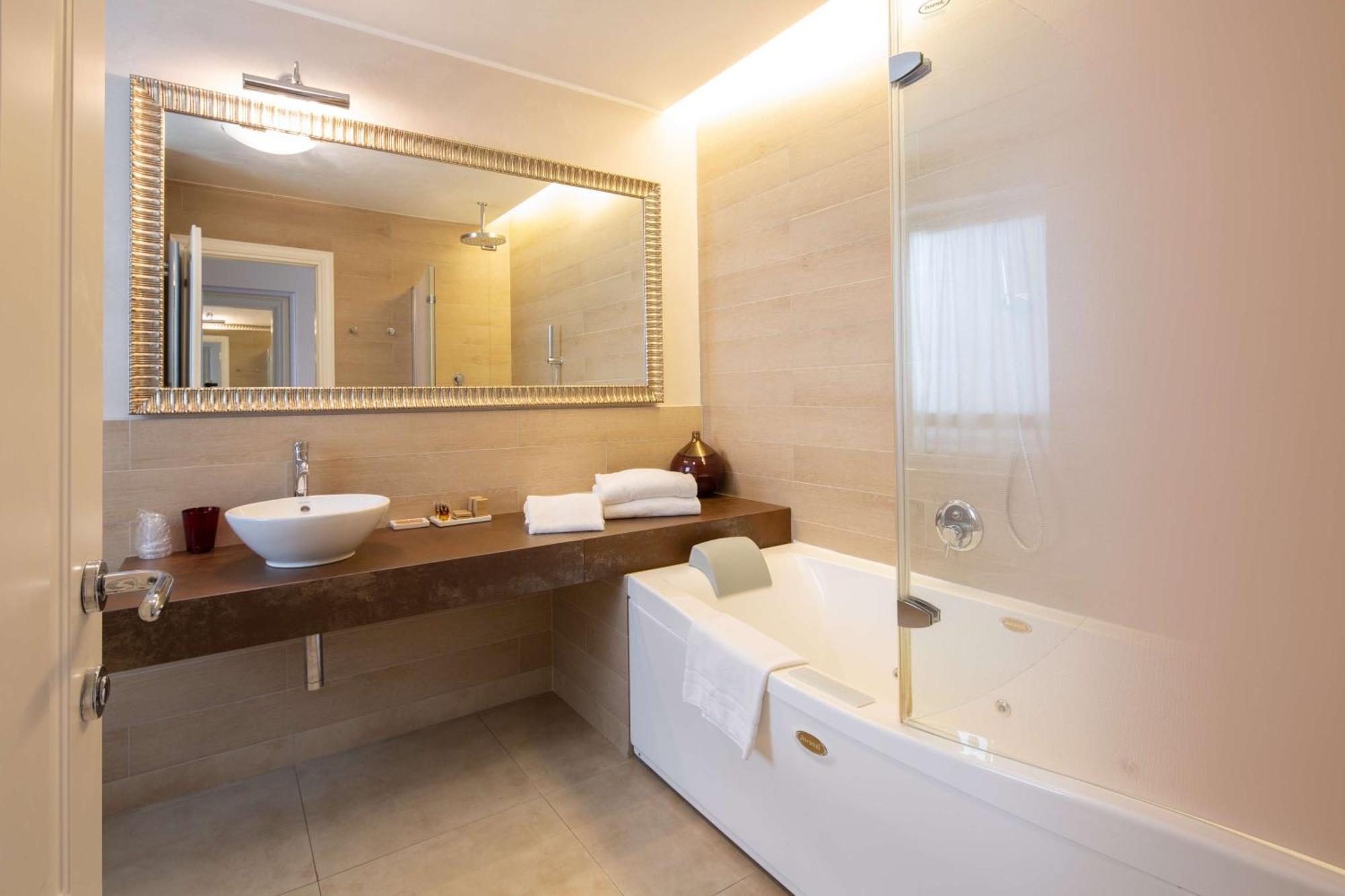 Junior Suite Jacuzzi