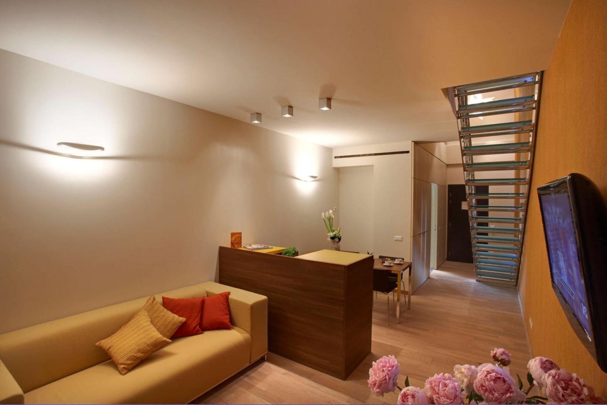 Junior King Suite with Sofa Bed,1274650735:JPEG