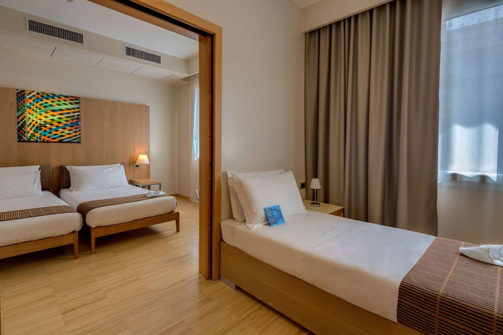 Classic Queen Room Single Bed