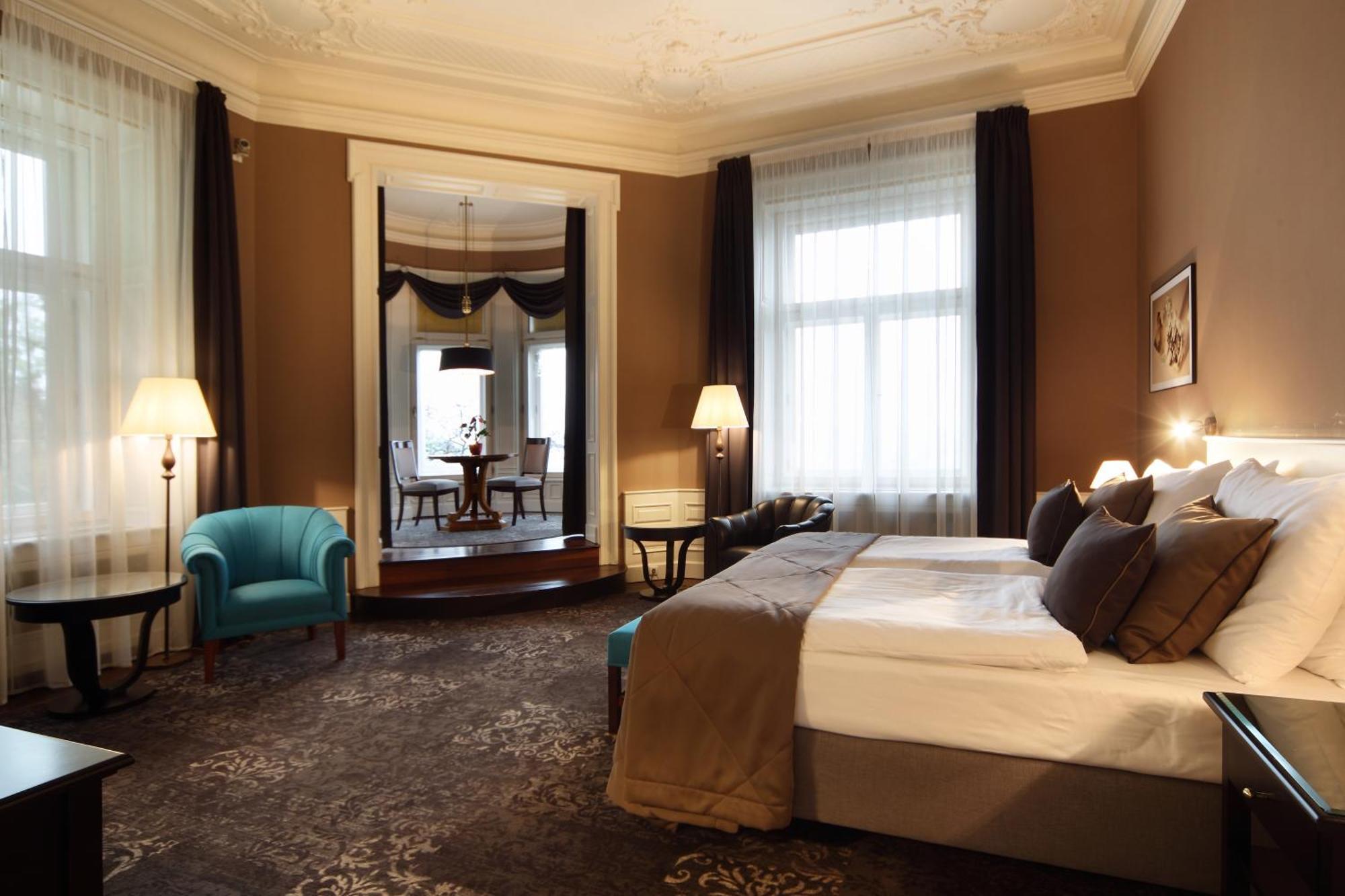 Luxury Suite