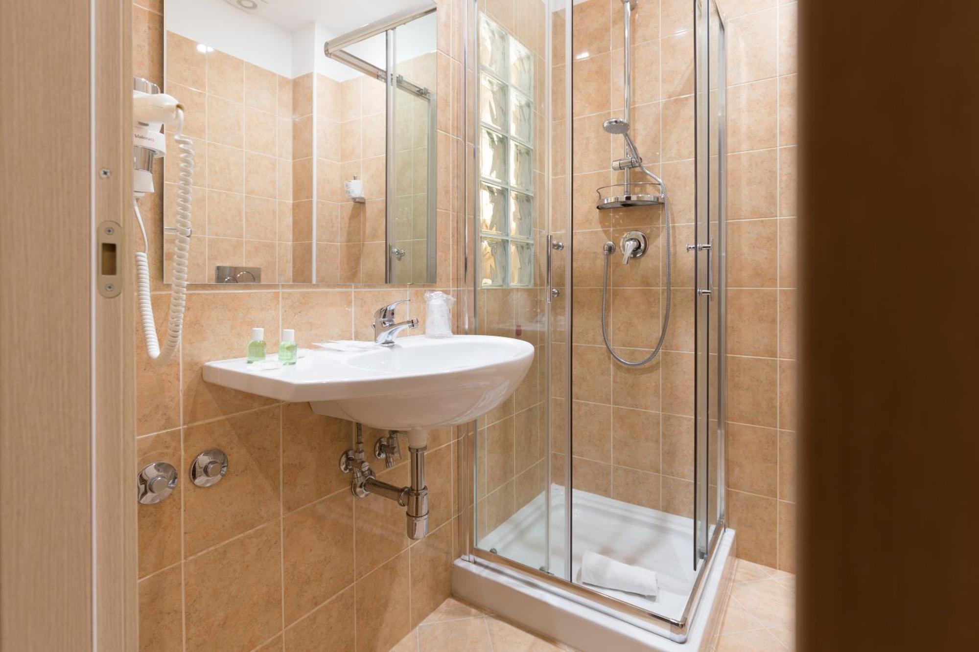 Superior Double Room,1085361346:JPEG