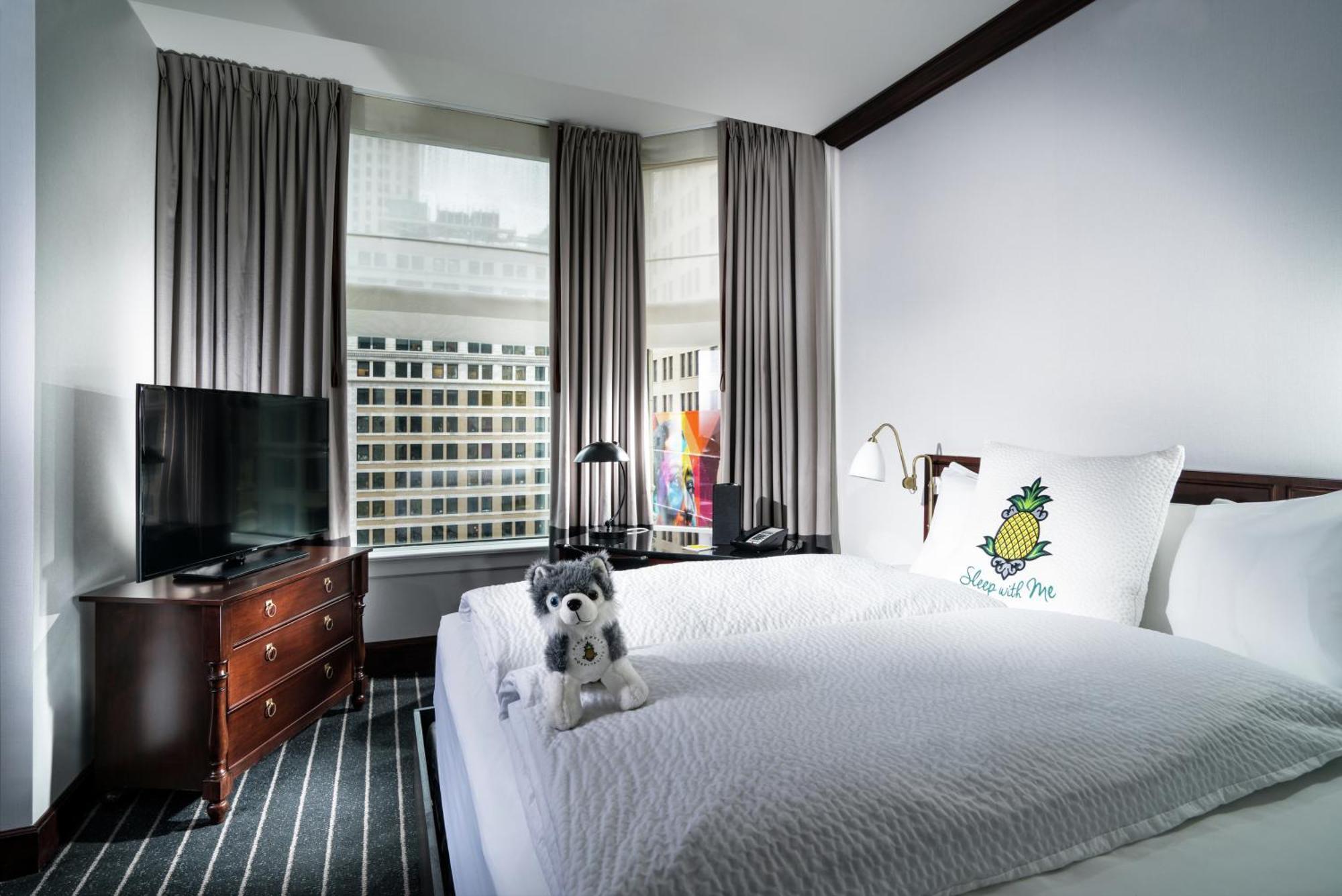 Executive King Suite,1275537415:JPEG