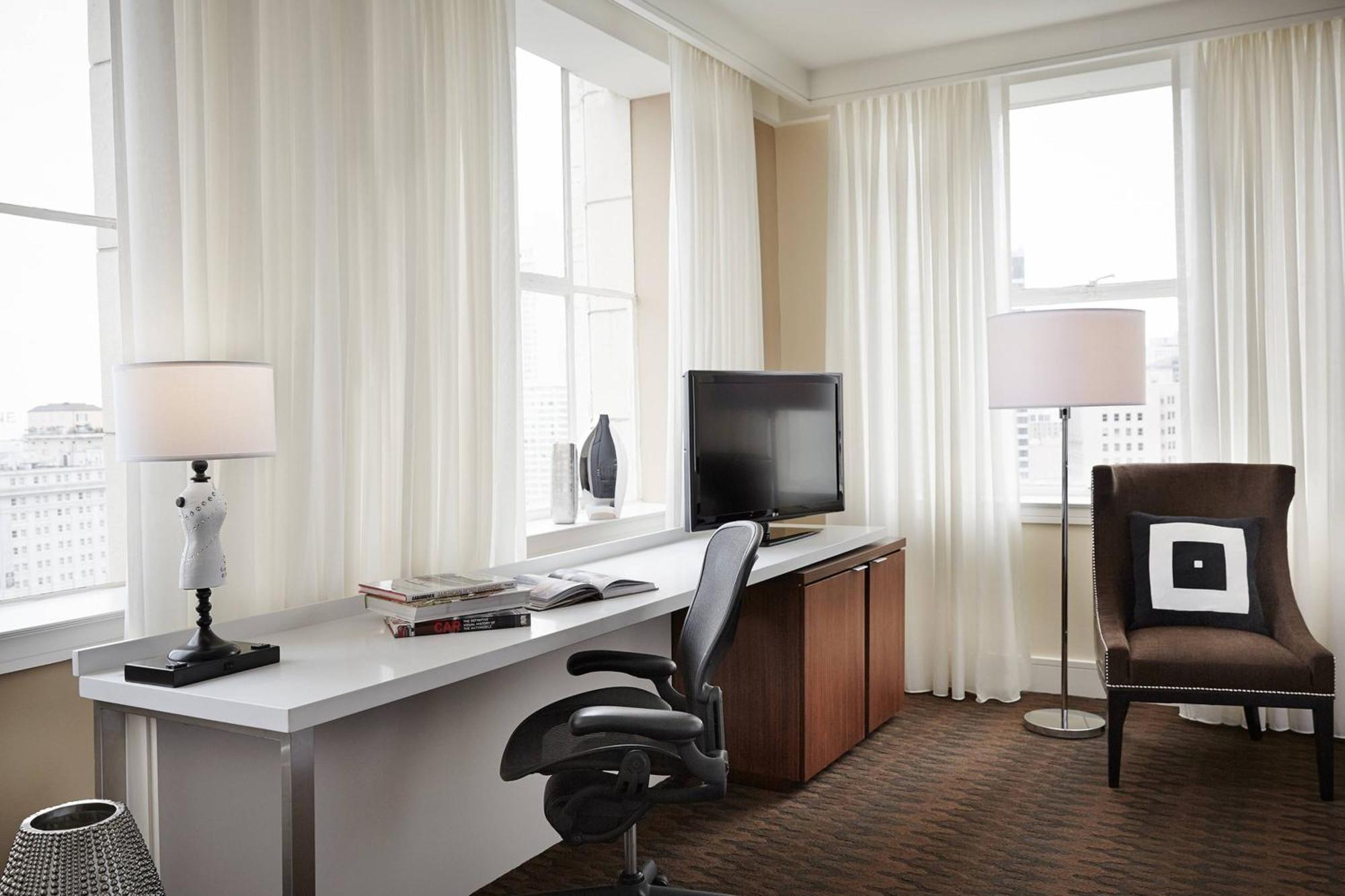 King Room,1553728996:JPEG