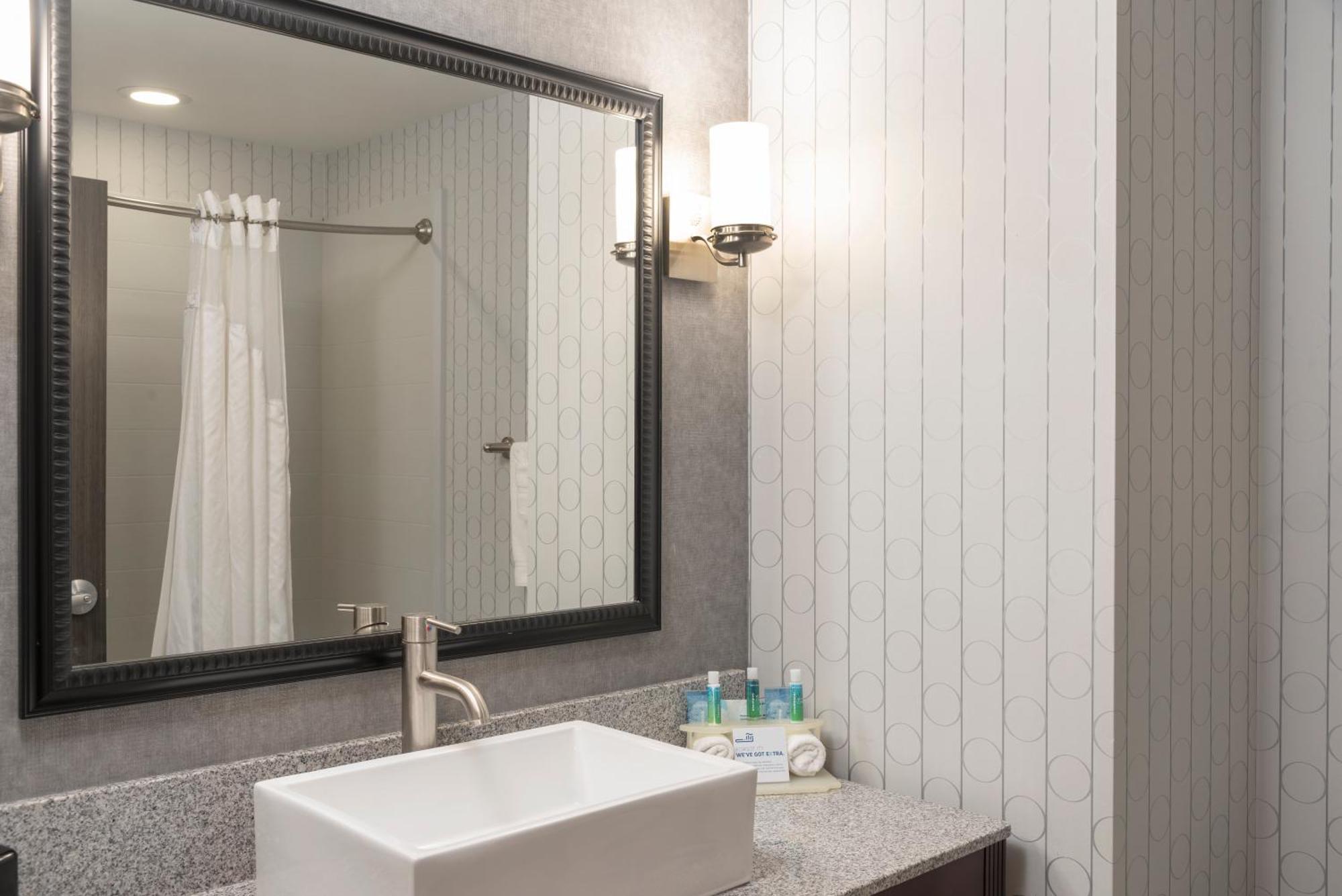 One-Bedroom Suite,1438899733:JPEG