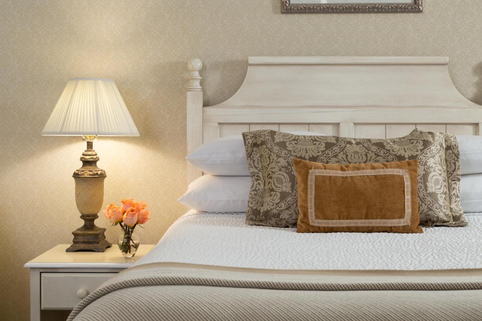 Queen Room,1275956317:JPEG