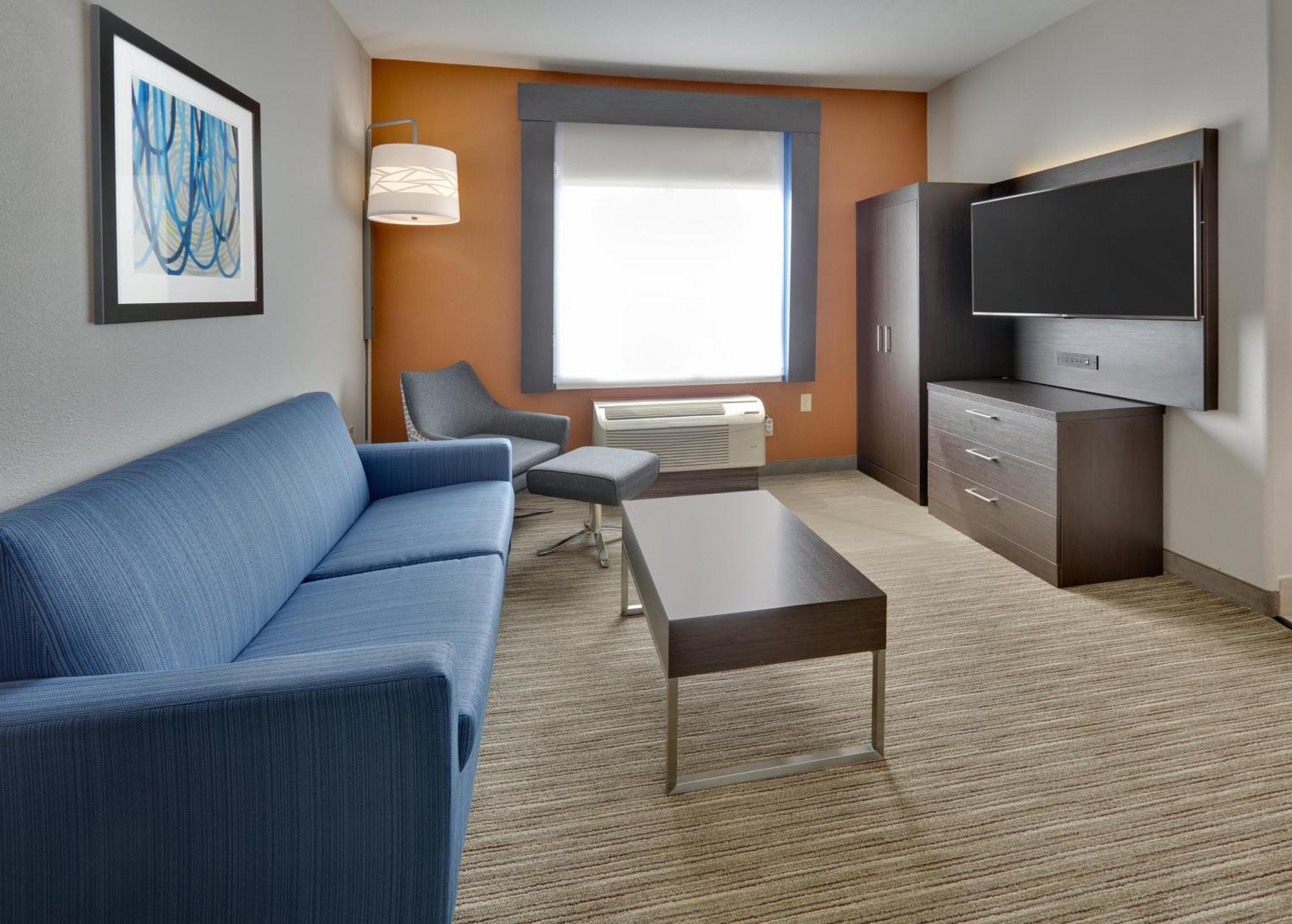 One-Bedroom King Suite Sofa Bed,1276033078:JPEG