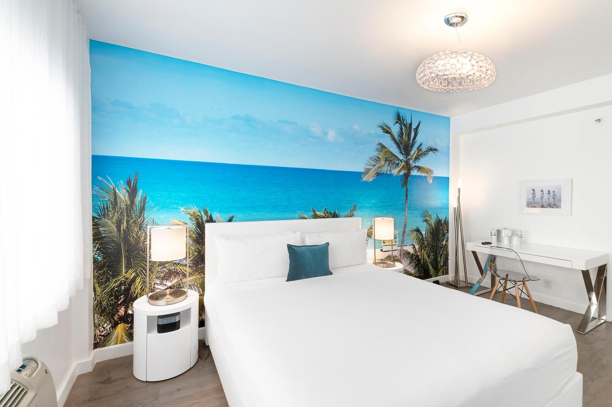 Traditional Room 1 King bed OR Traditional Room 1 King bed with rollaway bed,1276212235:JPEG