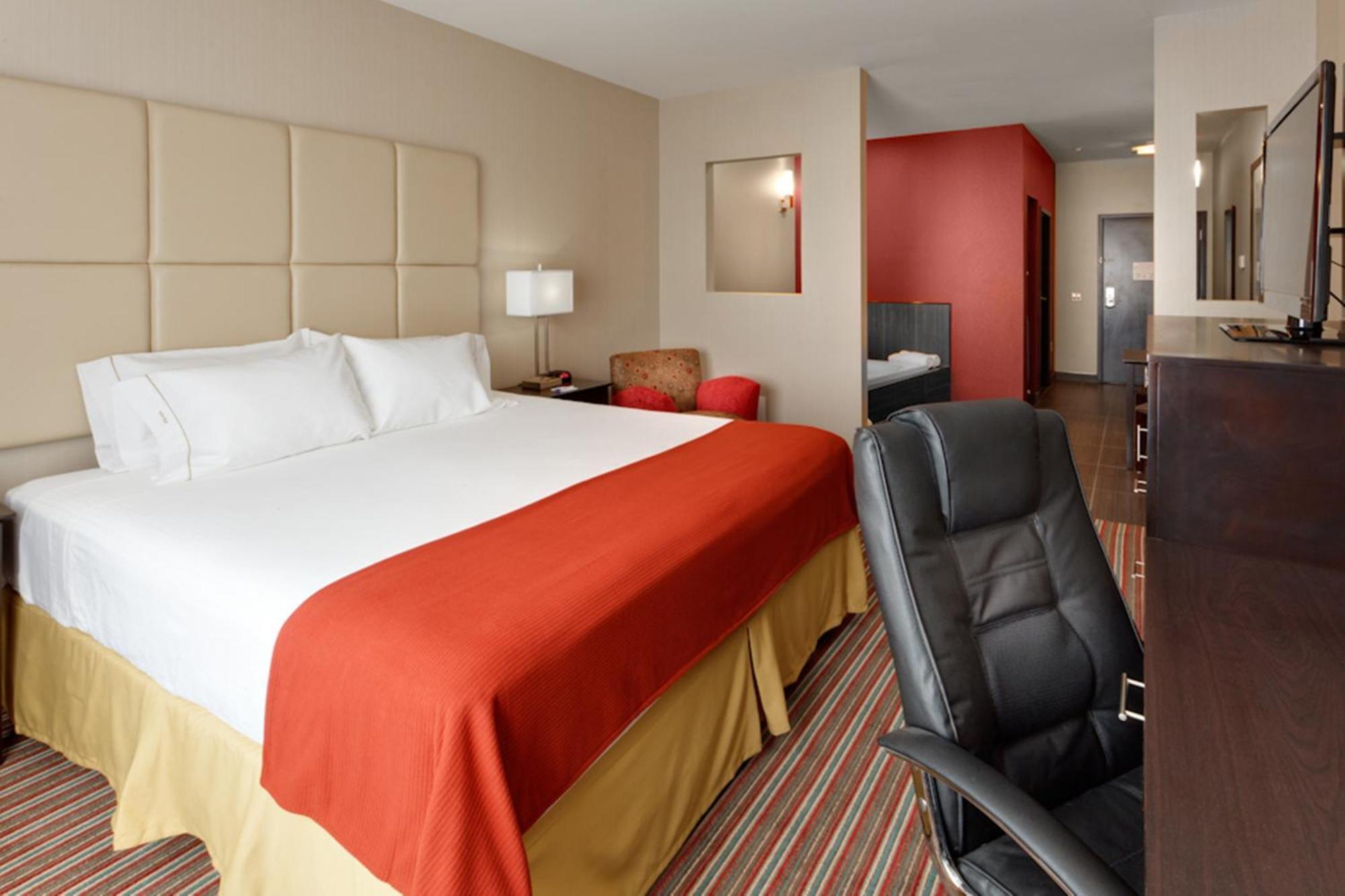 Queen Suite with Two Queen Beds and Sofa Bed