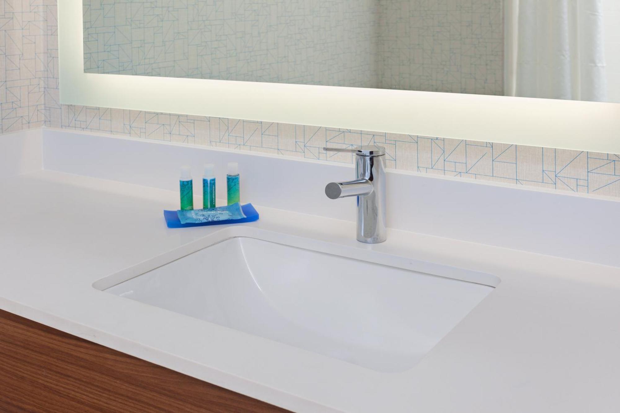 King Suite with Sofa Bed,1276486486:JPEG