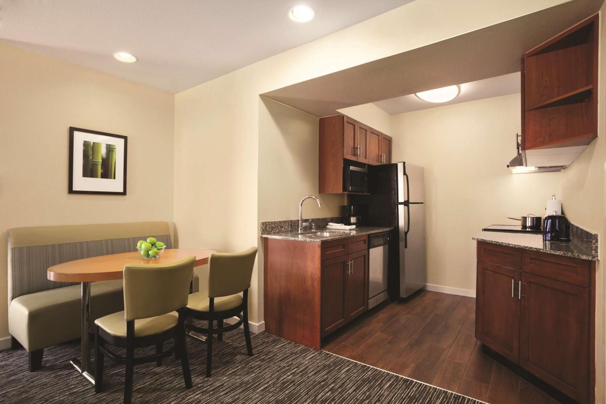 One-Bedroom King Suite