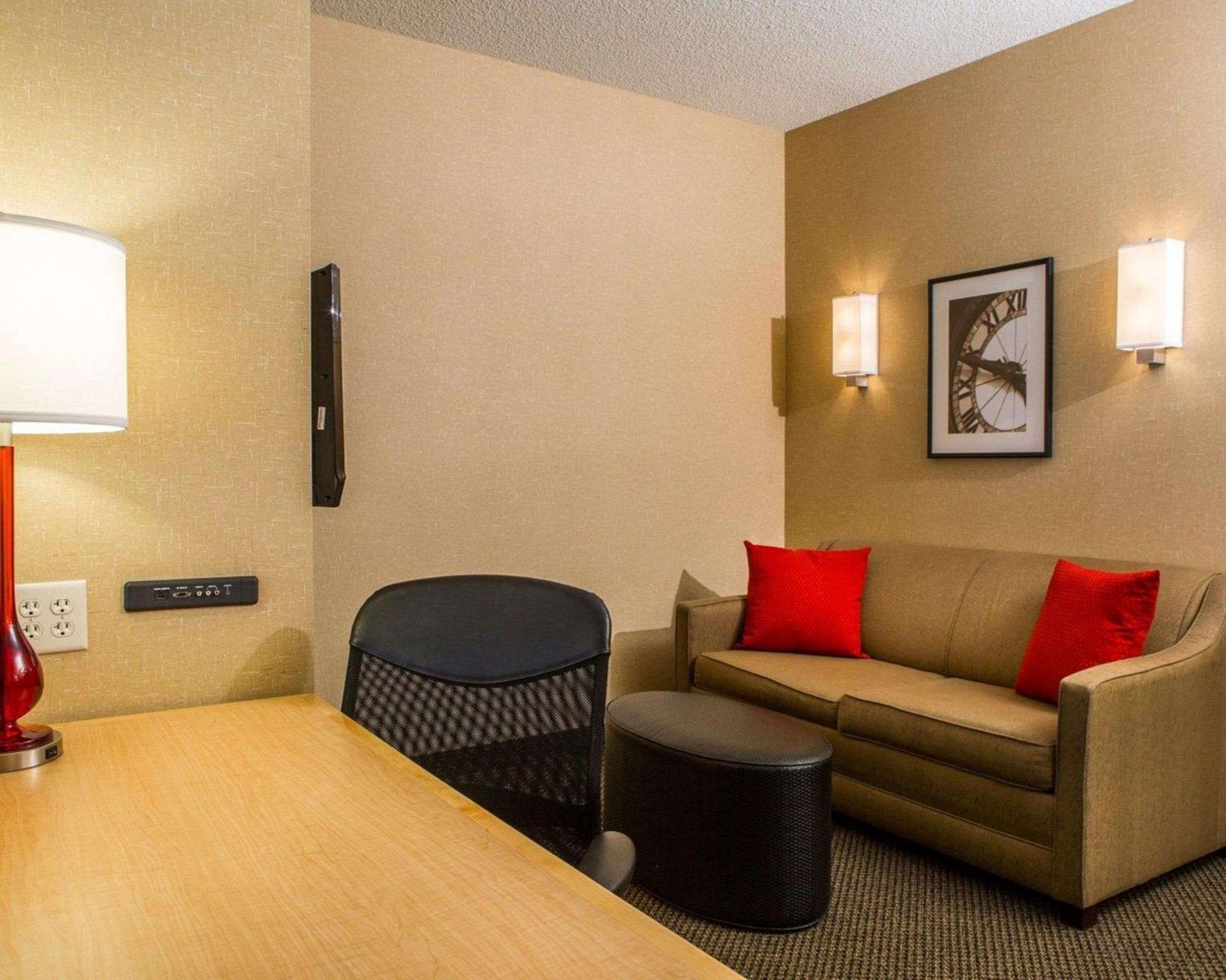 King Suite Non-Smoking