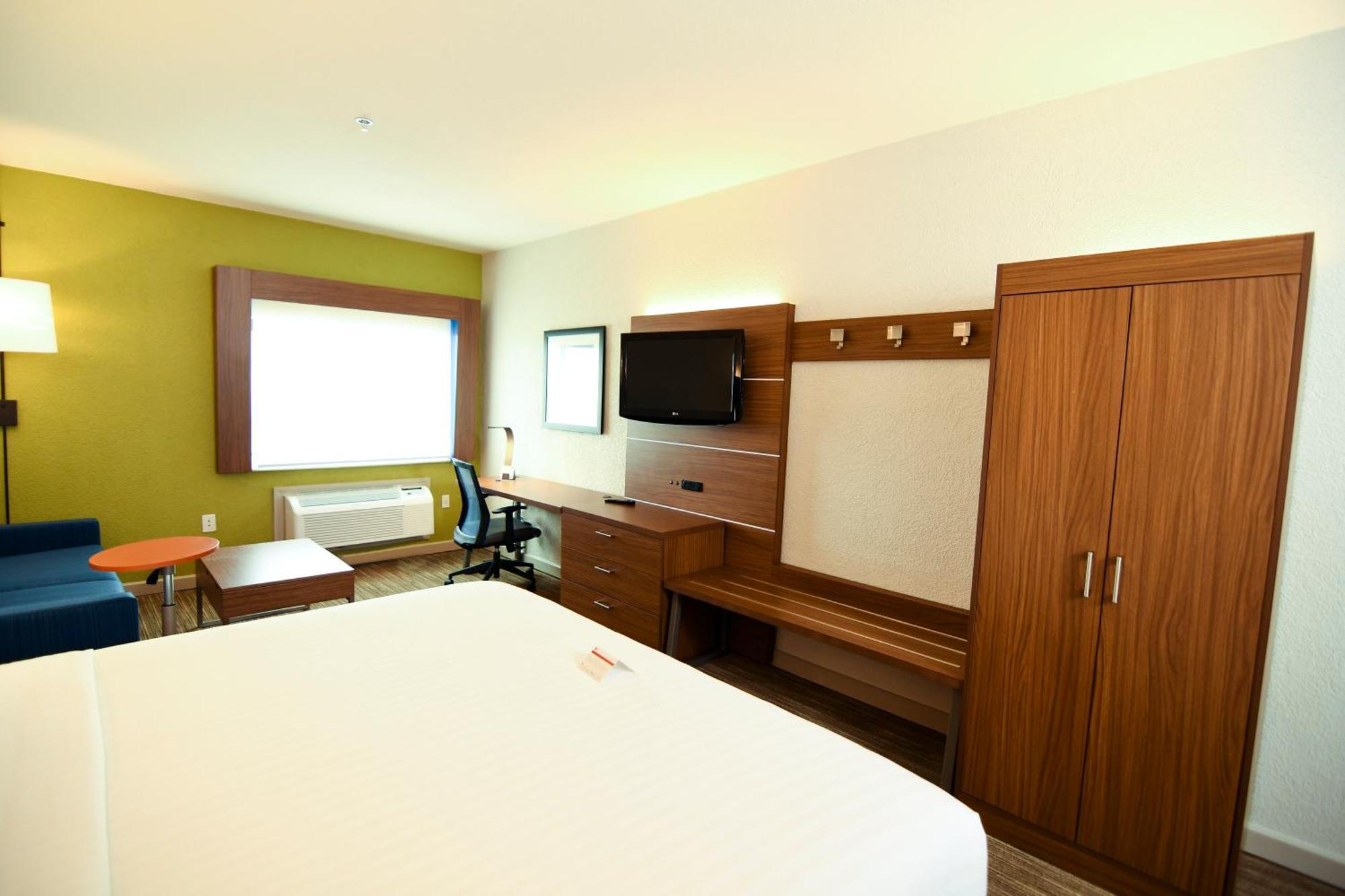 Standard King Room Sofa Bed