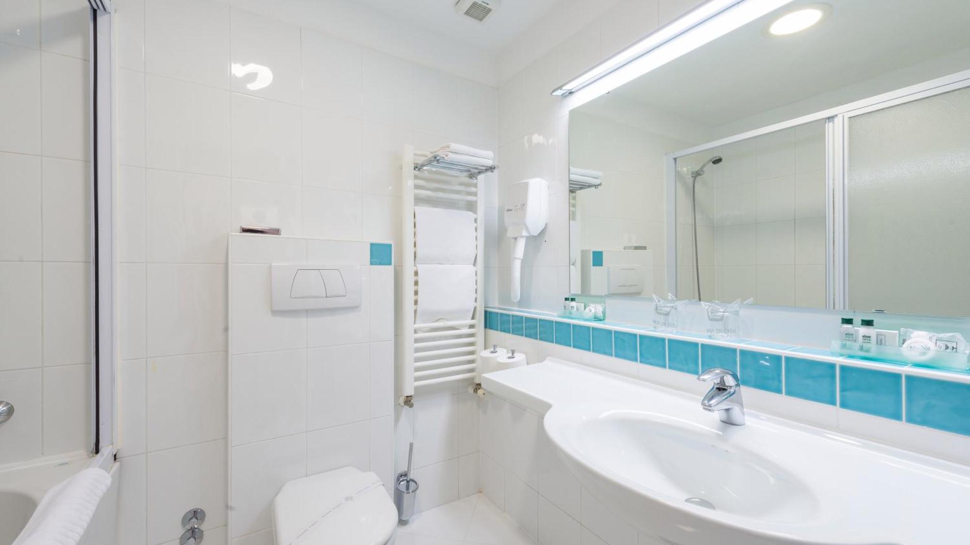 Double or Twin Room Balcony Sea View