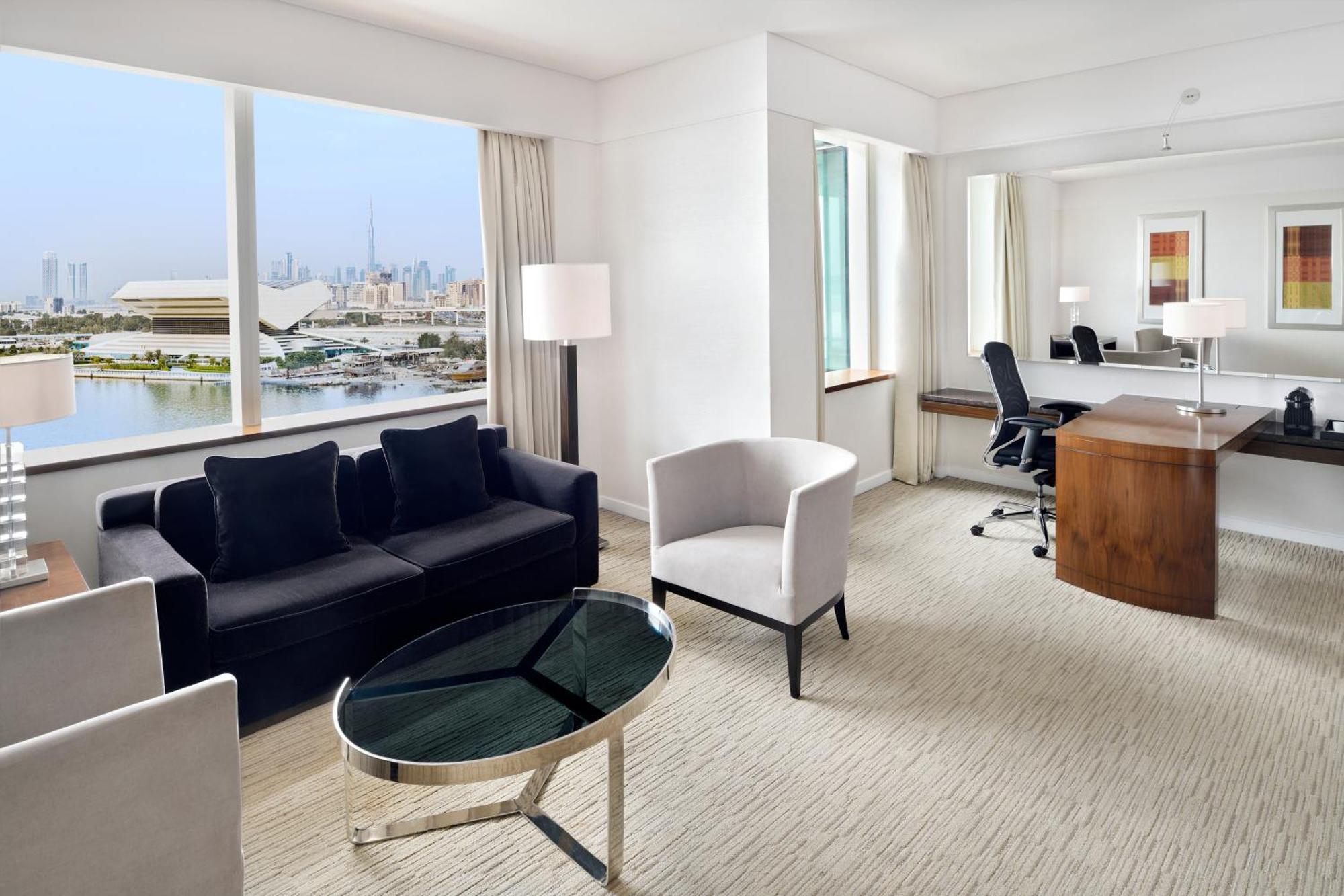 One-Bedroom Suite Waterfront View,1594674035:JPEG
