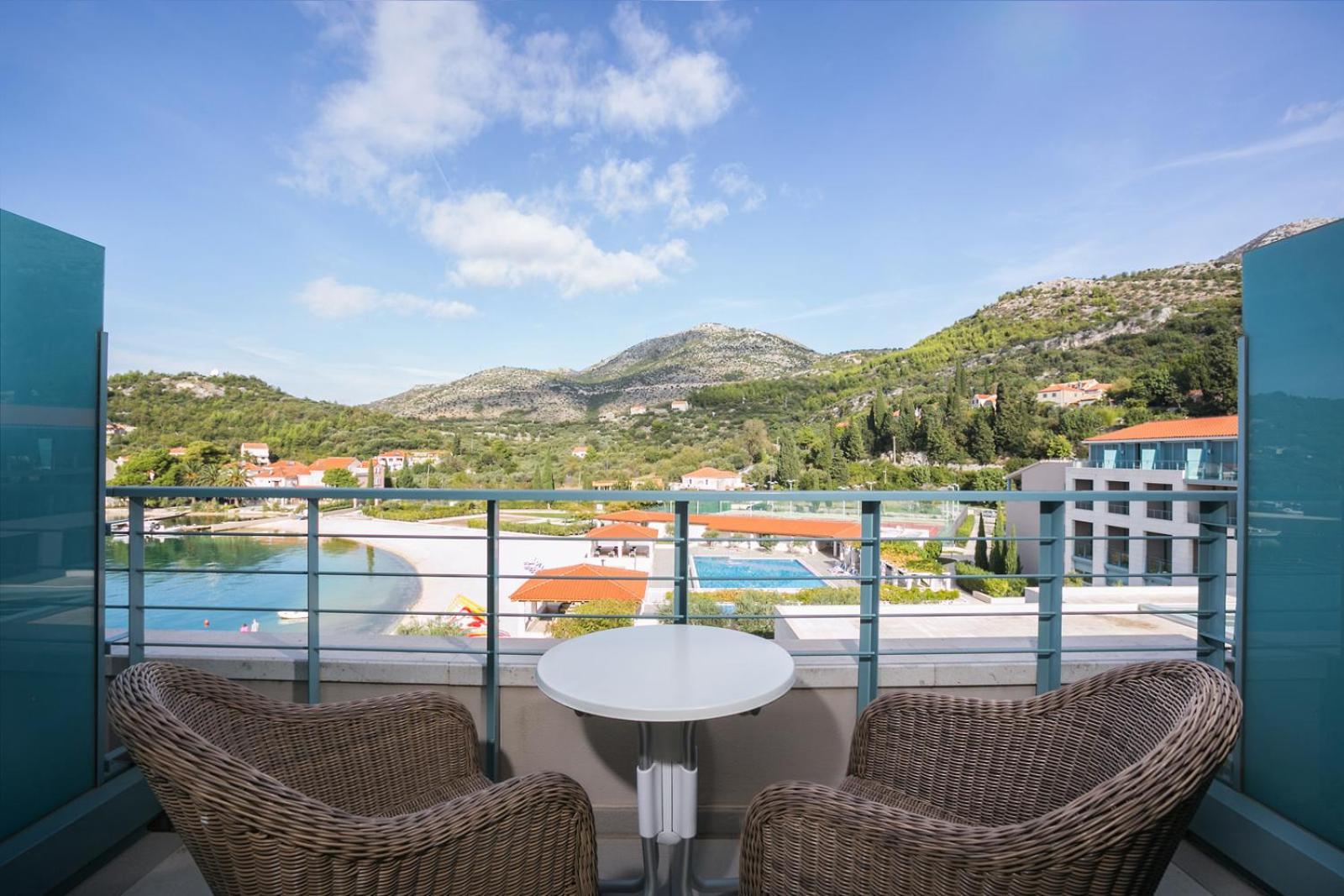 Double Room Balcony Side Sea View