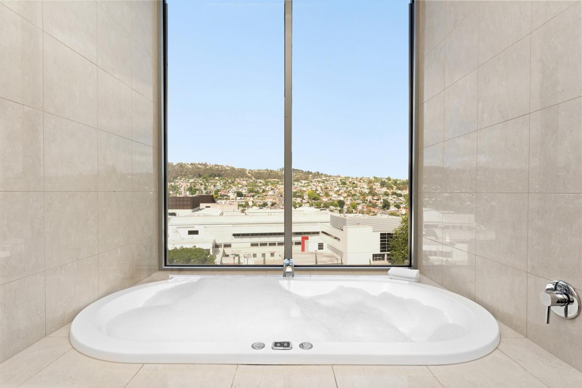 One-Bedroom Apartment Spa