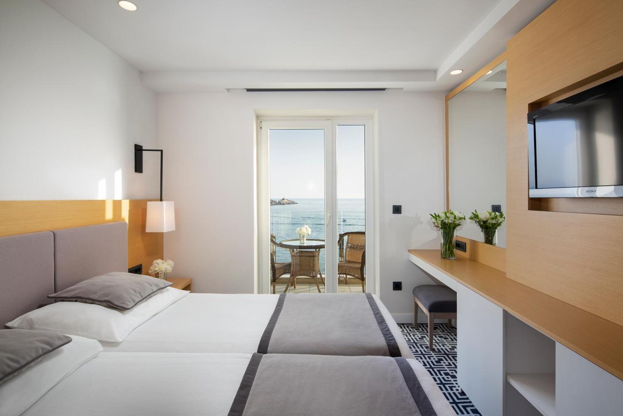 Panoramic Sea View Room Balcony