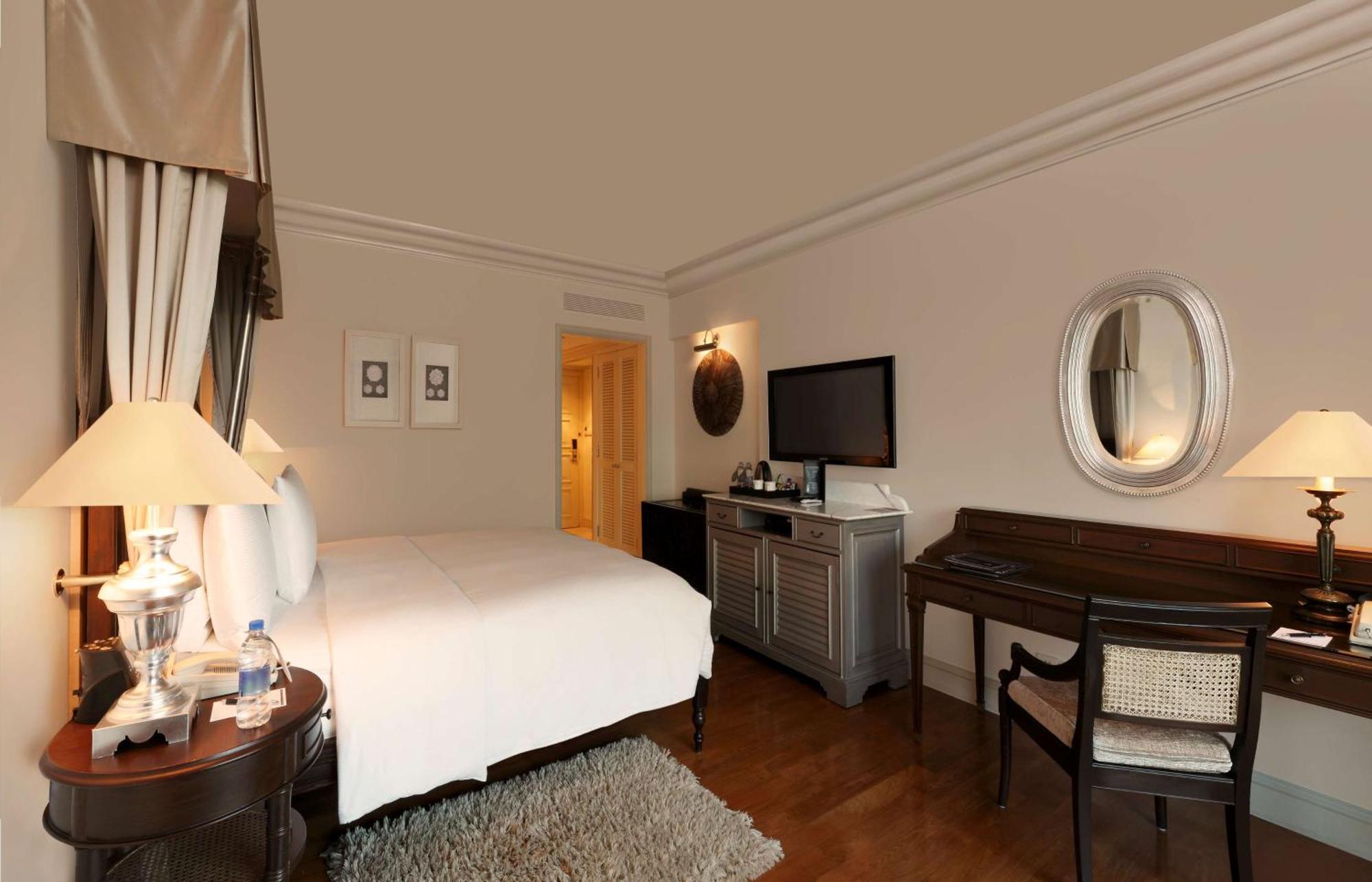 Executive King Room Access to Executive Lounge,1548868090:JPEG