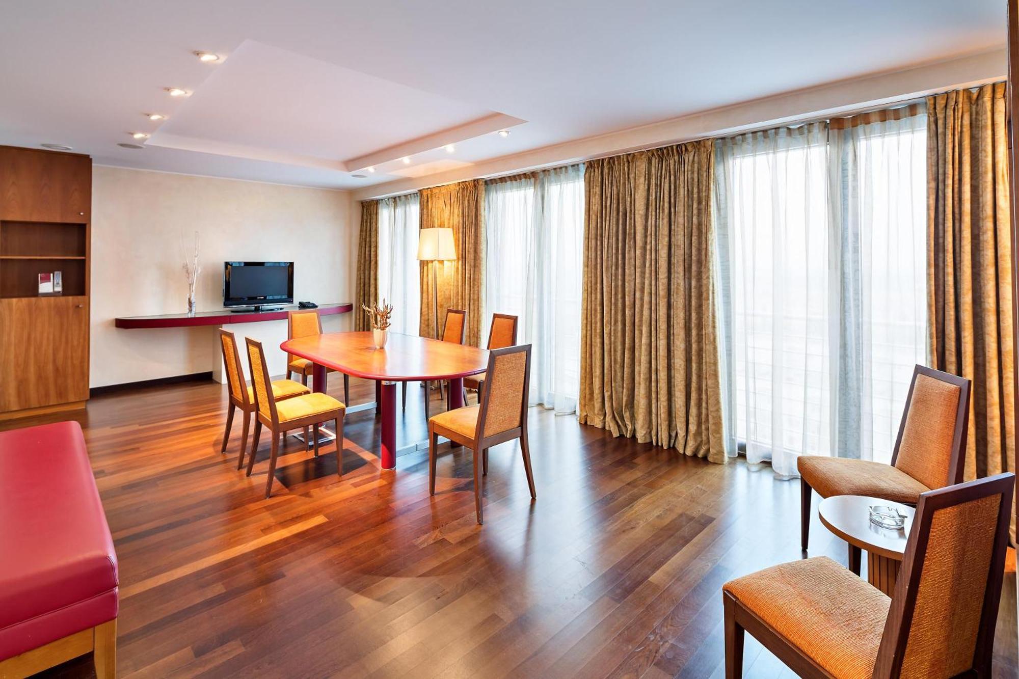 One-Bedroom King Suite,1277649400:JPEG