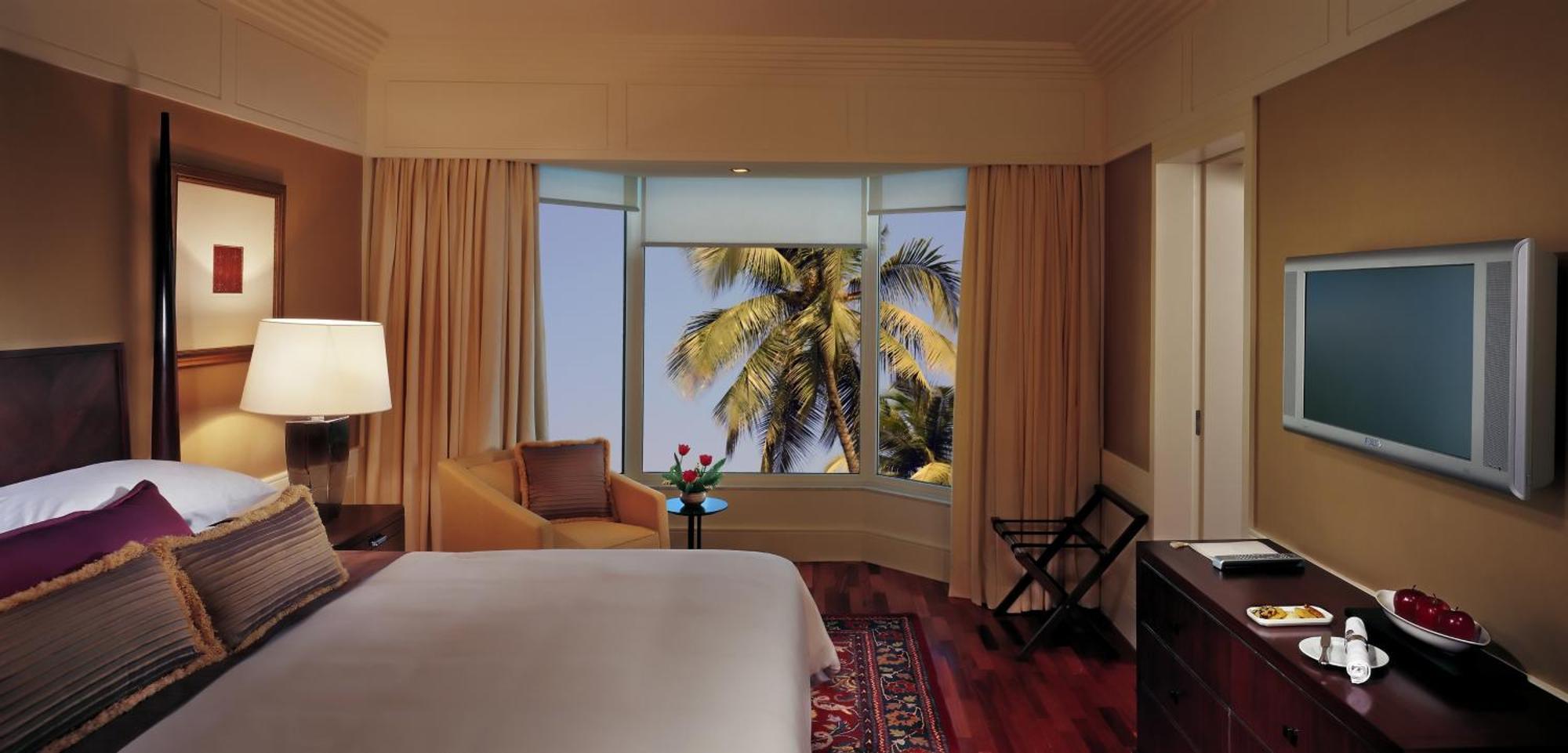 Premier City View Room 11 Happy hours are from 5pm to 7pm at 6 degrees on selected brands on a session of Spa