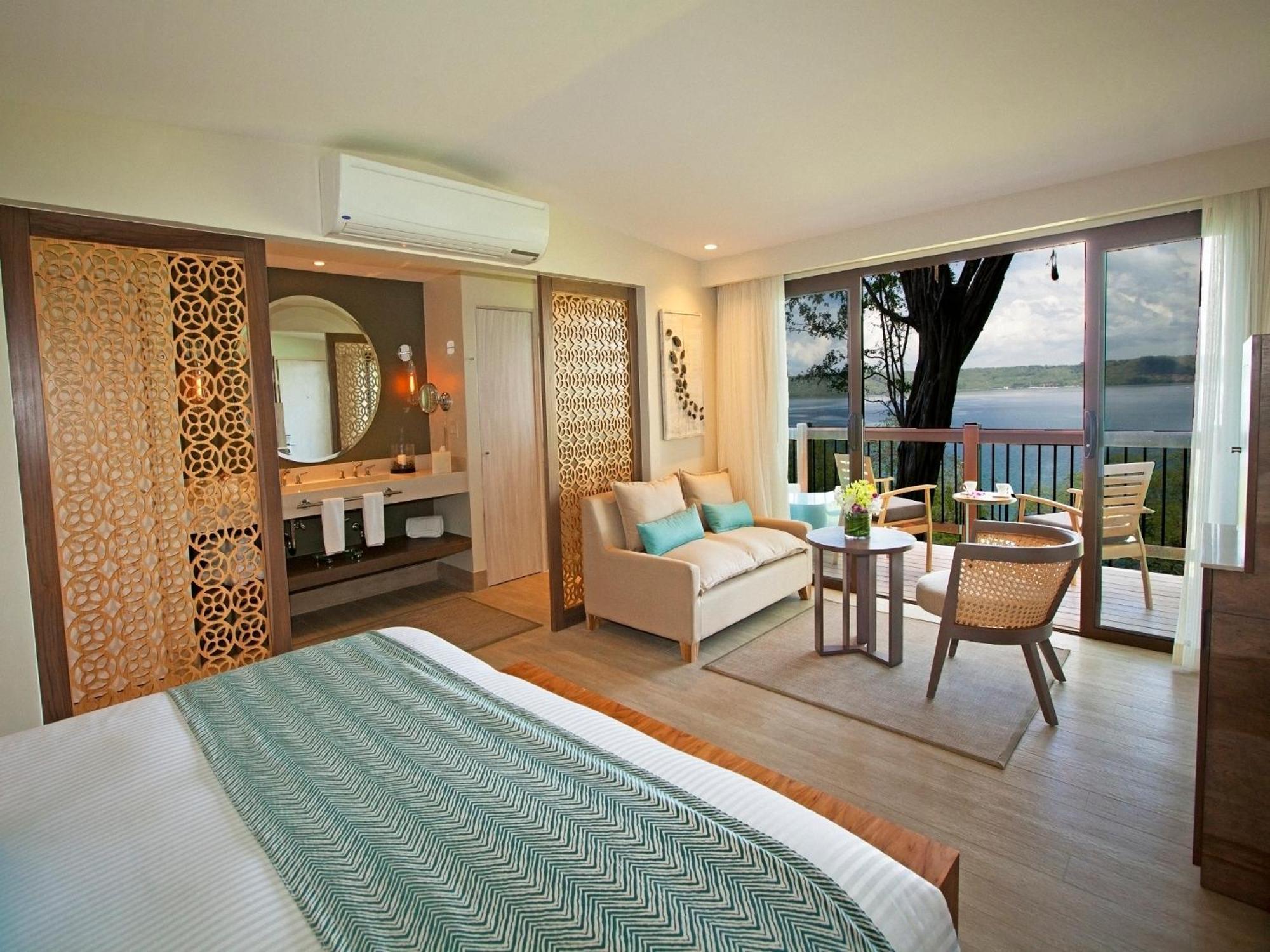 Preferred Club Bungalow Suite King Ocean View