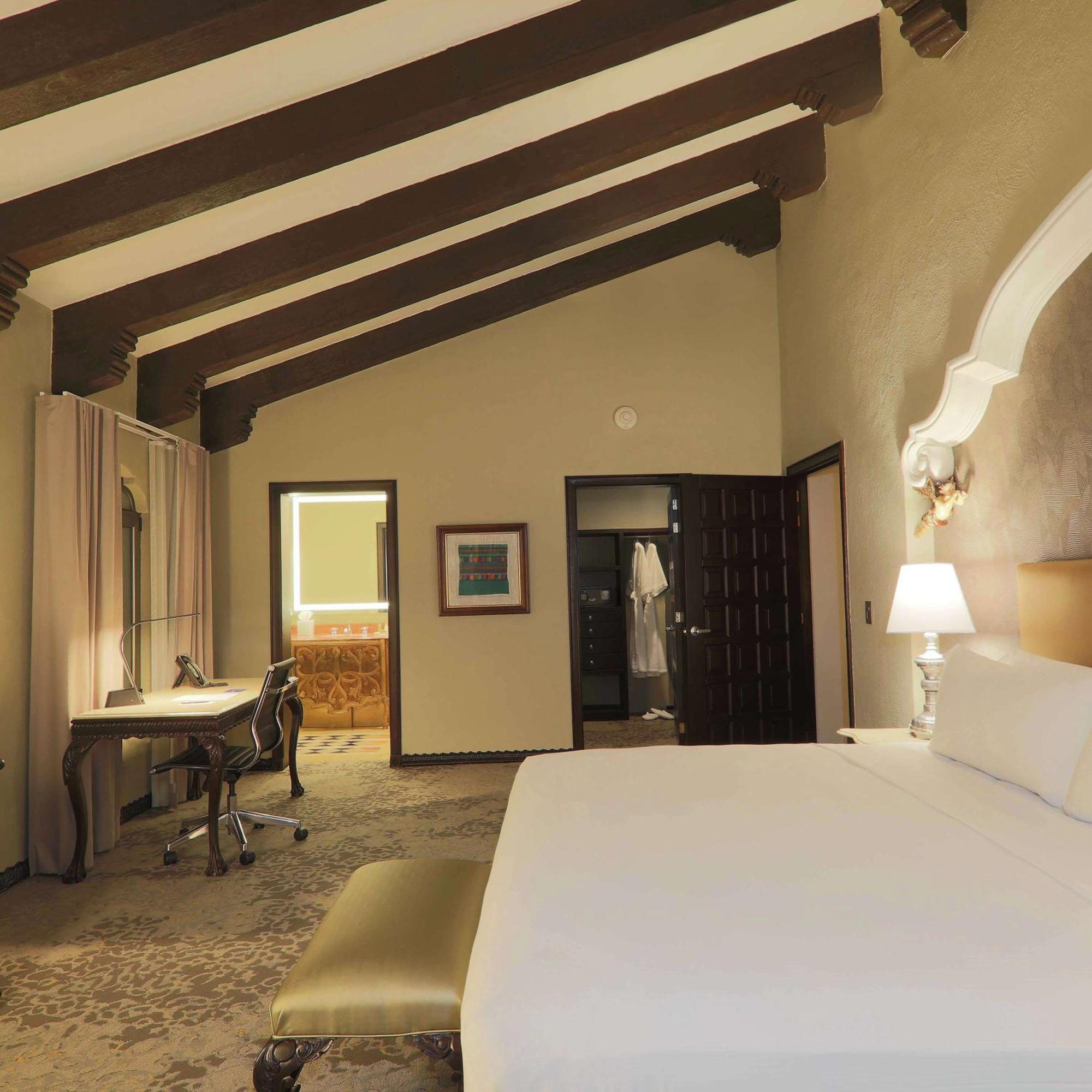 One-Bedroom King Suite,1498759348:JPEG