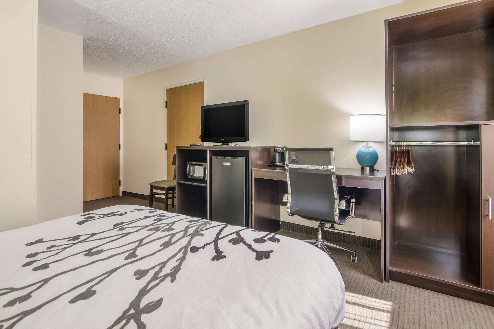 Queen Room First Floor Accessible or Non-Smoking