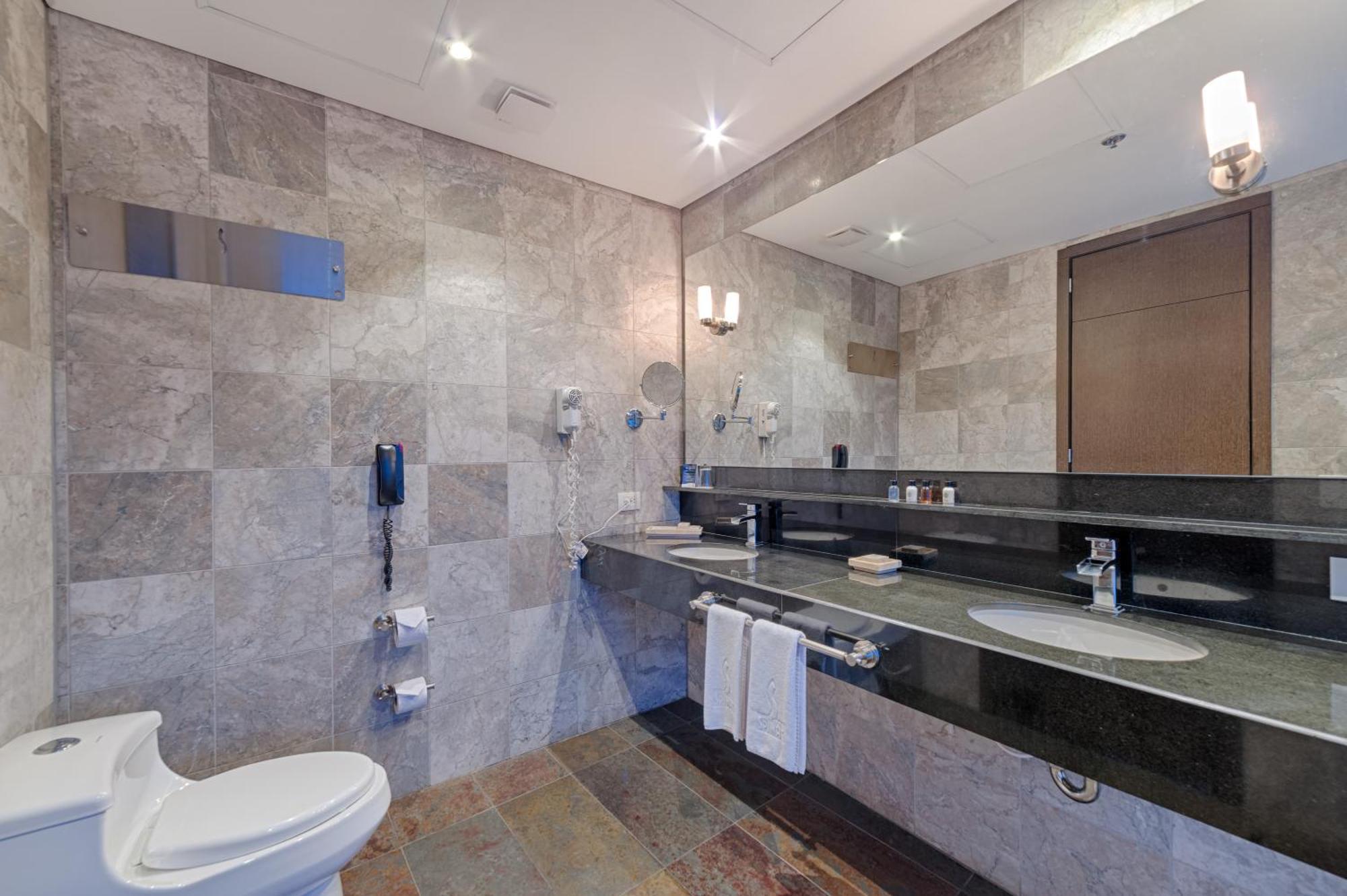 Luxury King Room
