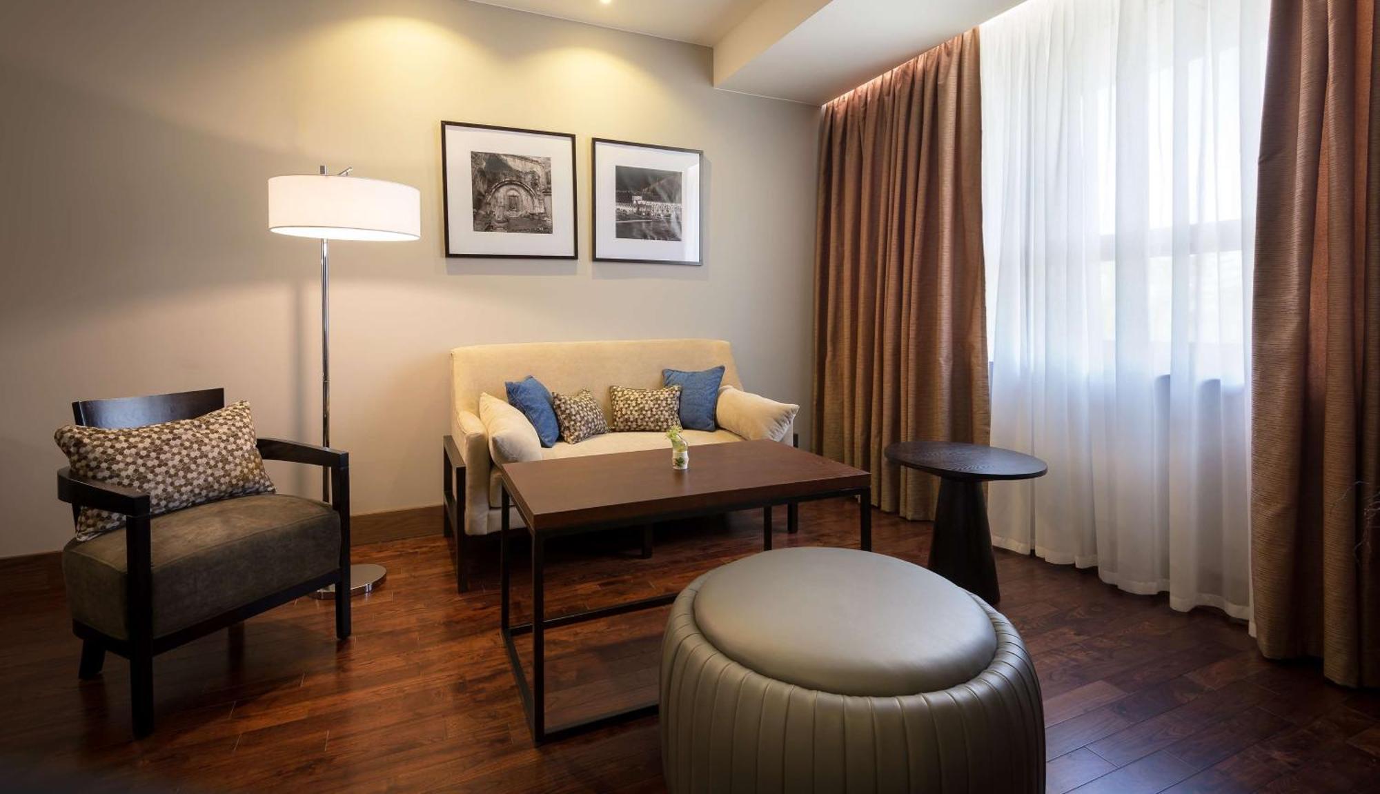 Junior Suite,1278269506:JPEG