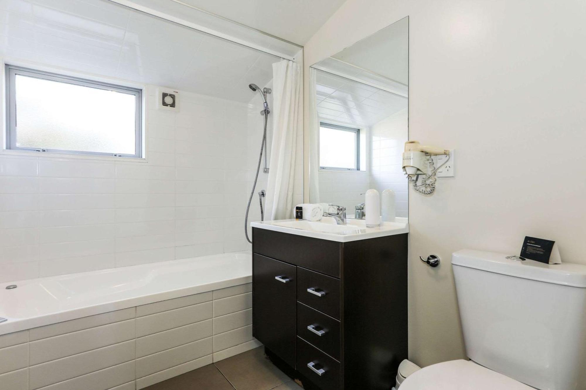 Two-Bedroom King Suite (4 Adults),1278362446:JPEG