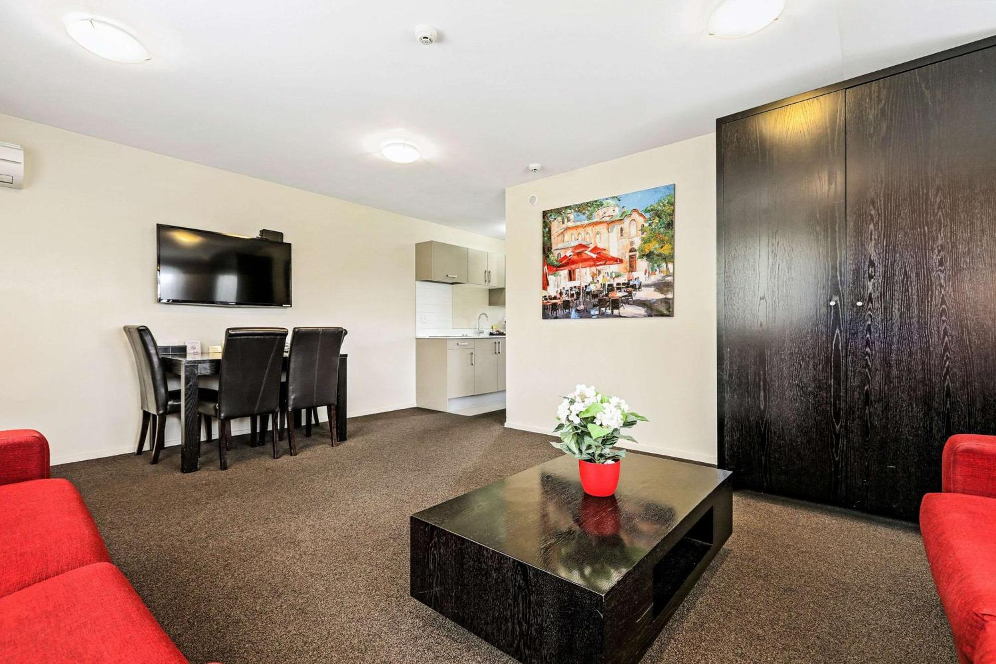Two-Bedroom King Suite