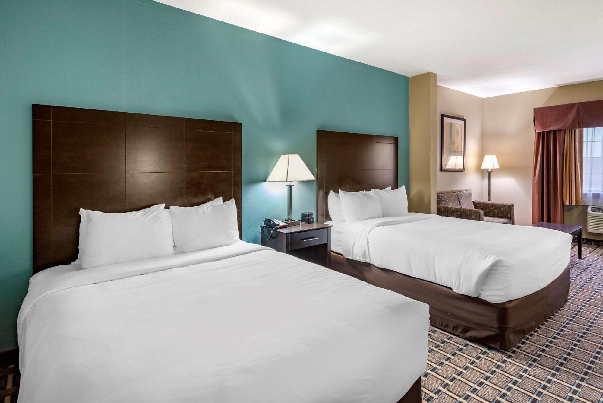 Suite Two Queen Beds Sofa Bed Accessible or Non Smoking