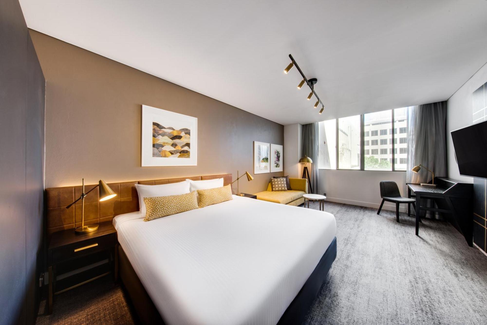 Vibe Queen Room