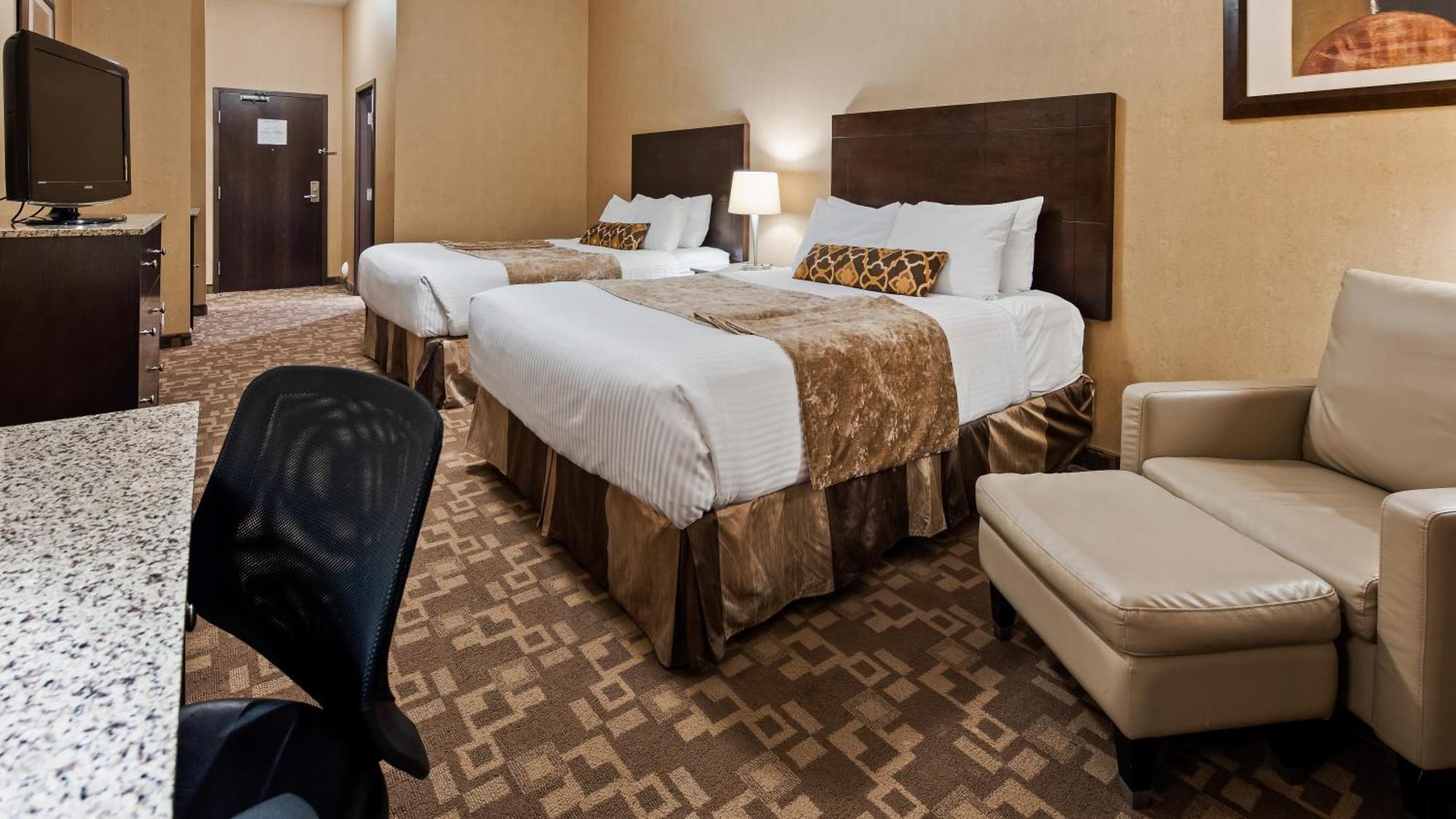 Queen Room Two Queen Beds Non-Smoking
